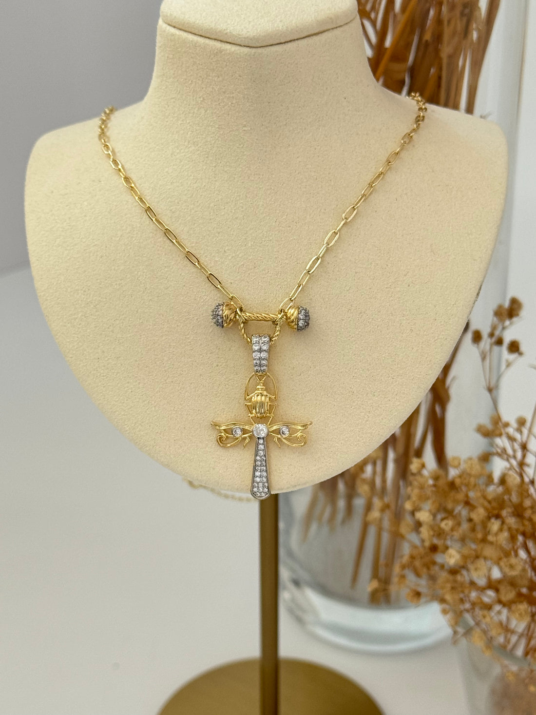 İTHAL TAŞ DETAYLI GOLD KOLYE