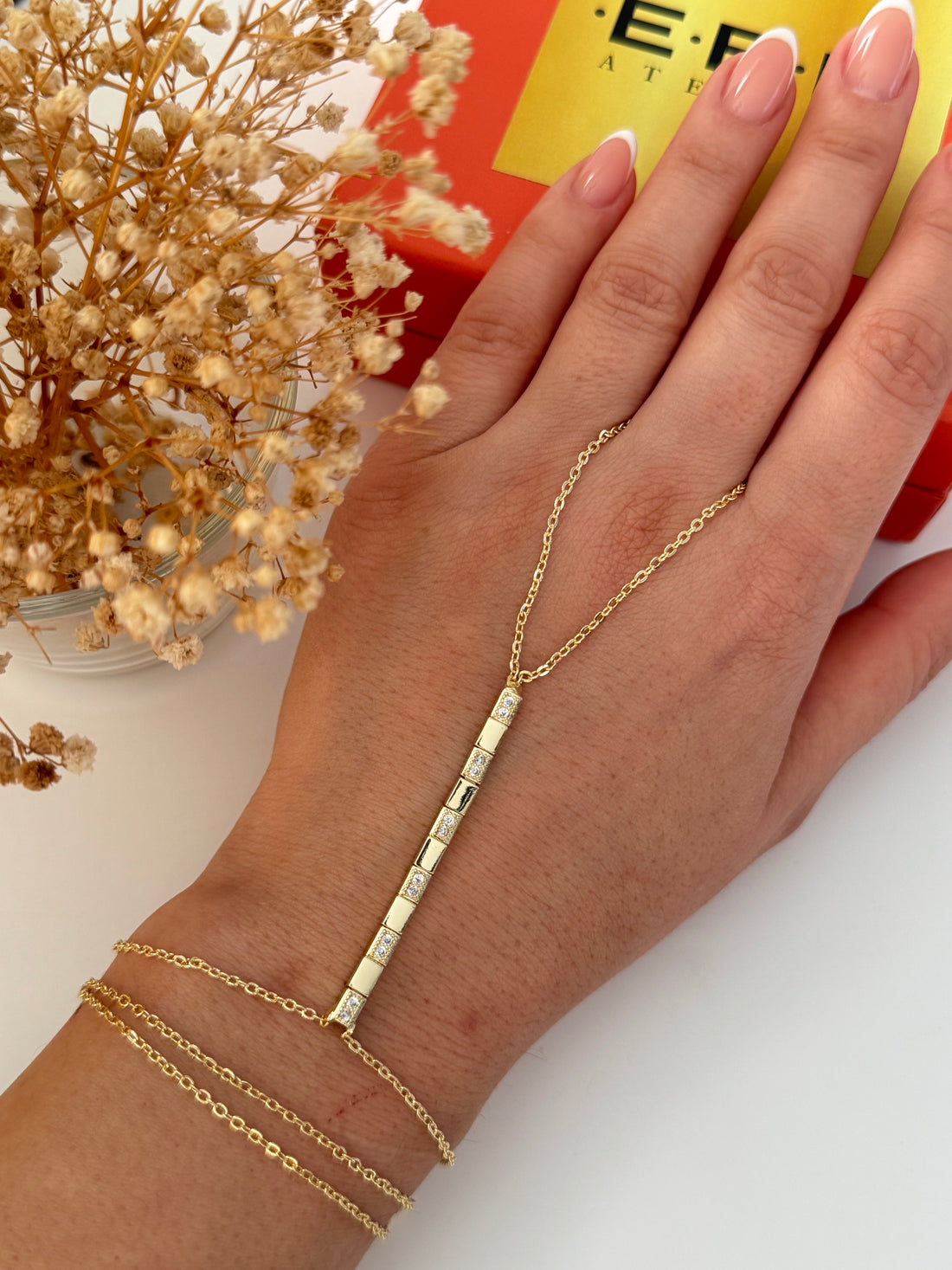 İTHAL TAŞ DETAYLI GOLD ŞAHMERAN