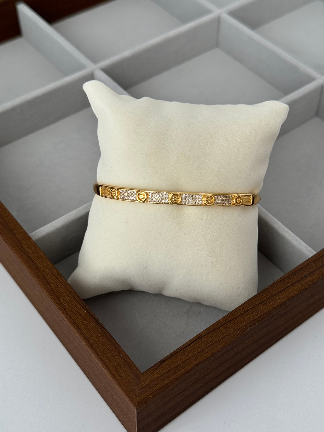 İTHAL MARKA MODEL GOLD KELEPÇE BİLEZİK