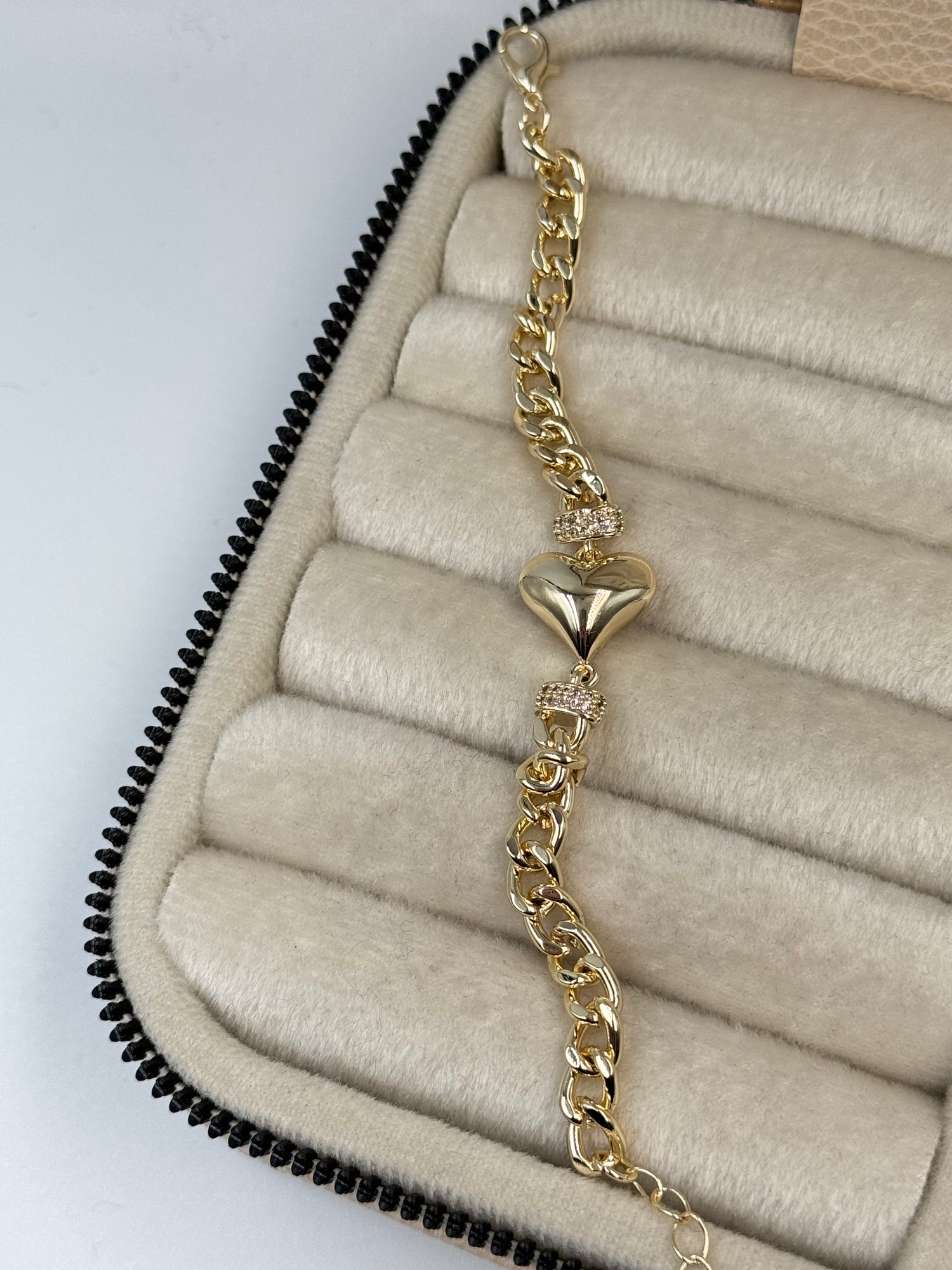 İTHAL KALP DETAYLI BİLEKLİK