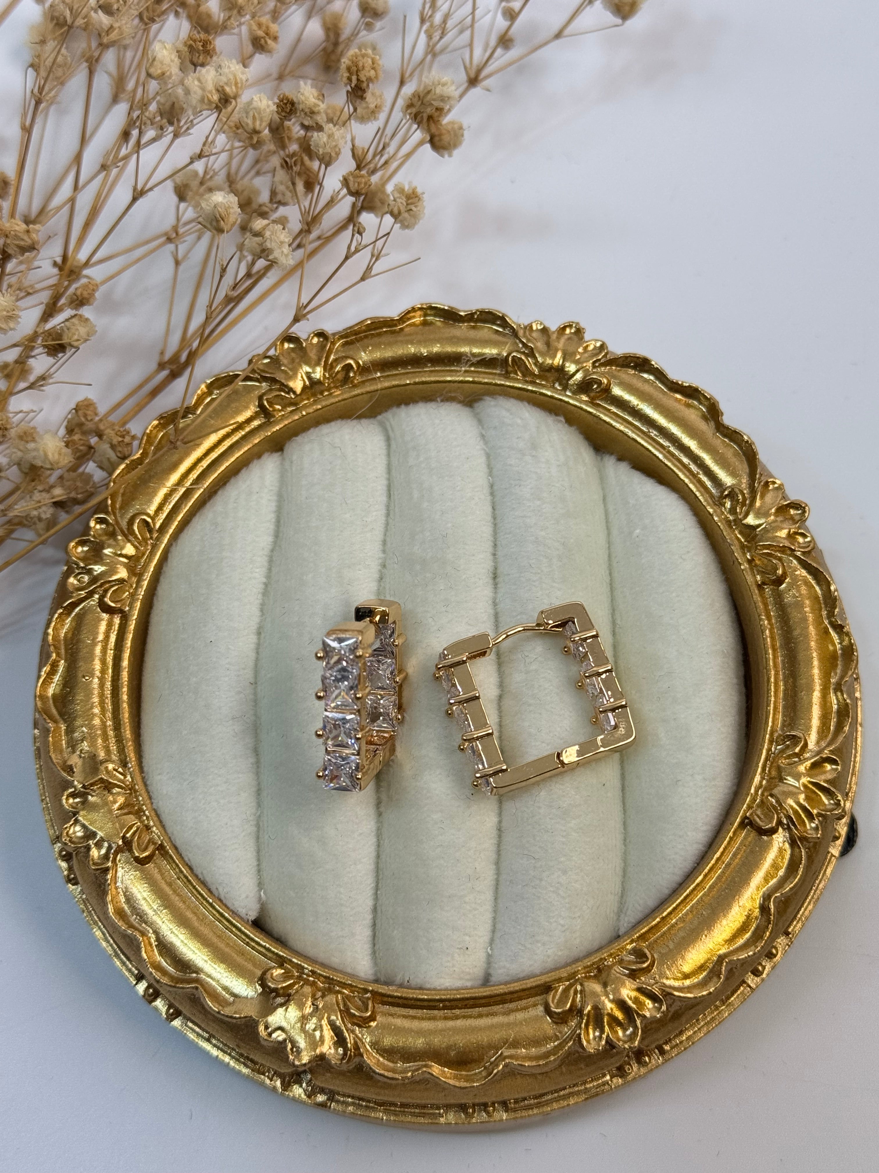 ZİRKON TAŞLI KARE GOLD HALKA KÜPE