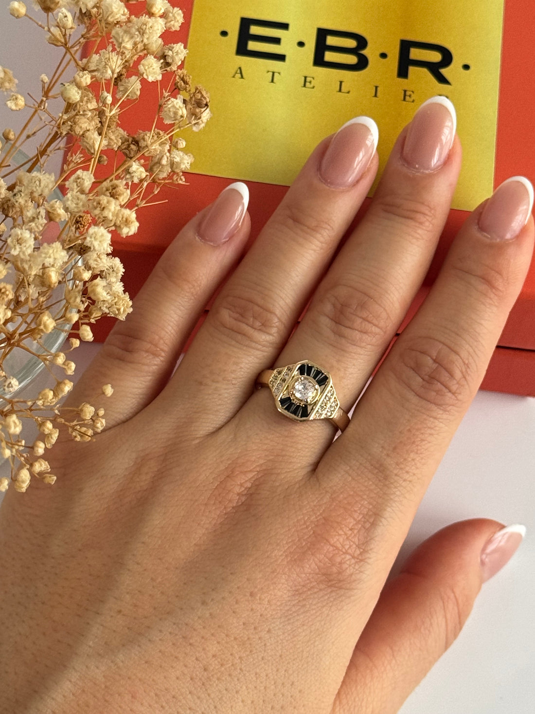 İTHAL SİYAH TAŞLI GOLD AYARLANABİLİR YÜZÜK