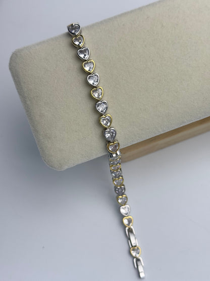 İTHAL ZİRKON TAŞLI KALP DETAYLI BİLEKLİK