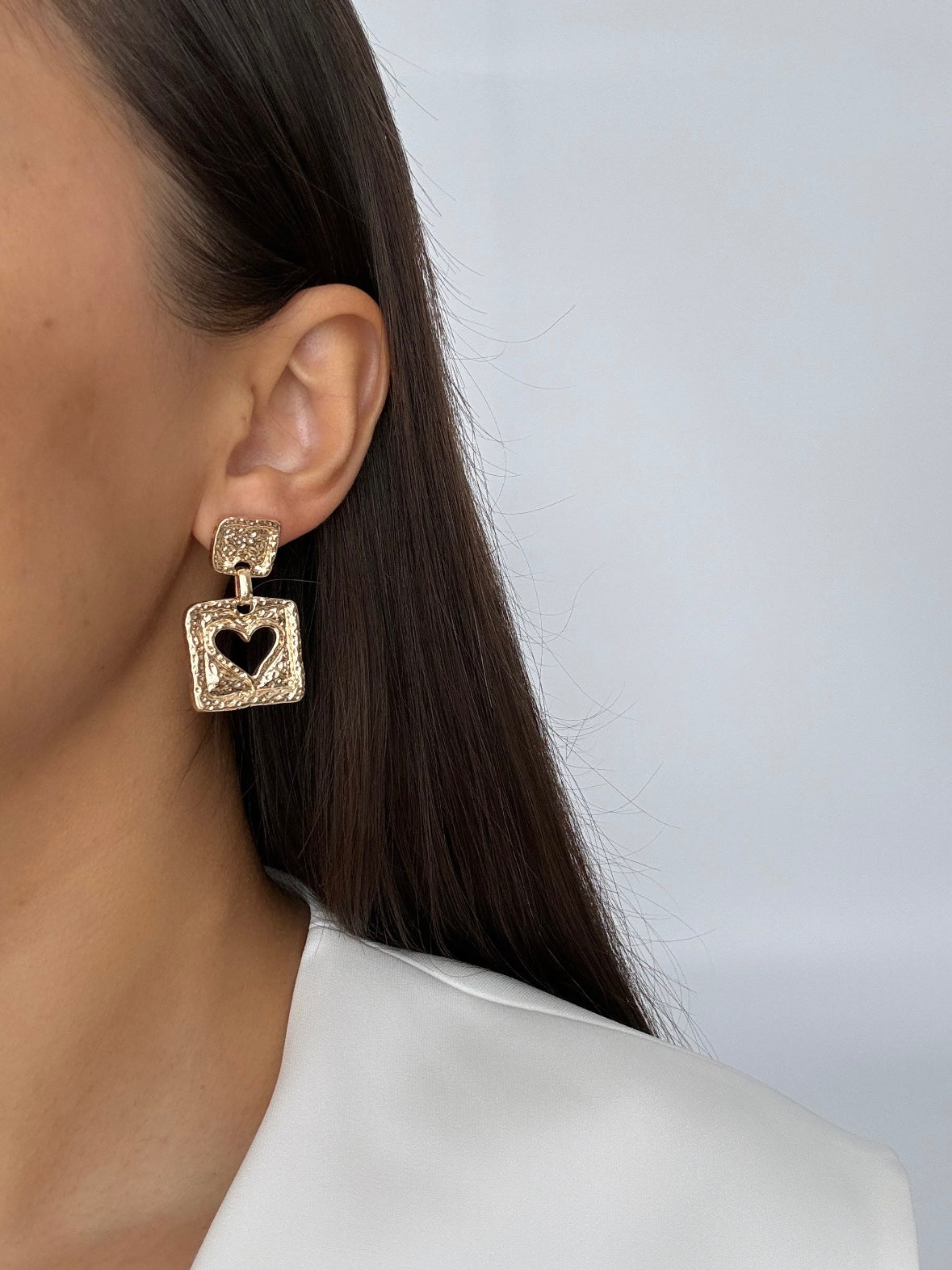 İTHAL KALP DETAYLI GOLD KÜPE