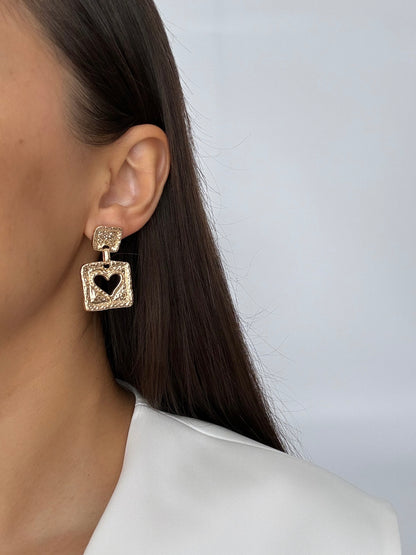 İTHAL KALP DETAYLI GOLD KÜPE