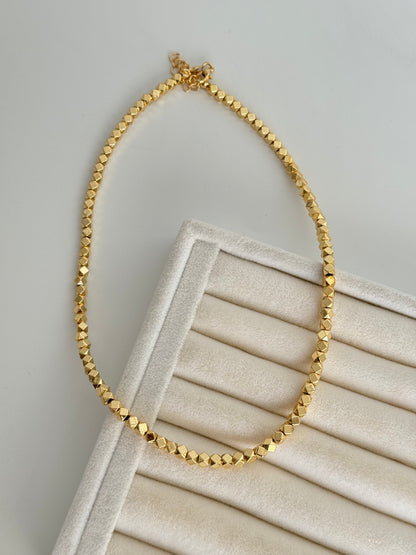 İTHAL KÜP DETAYLI GOLD KOLYE