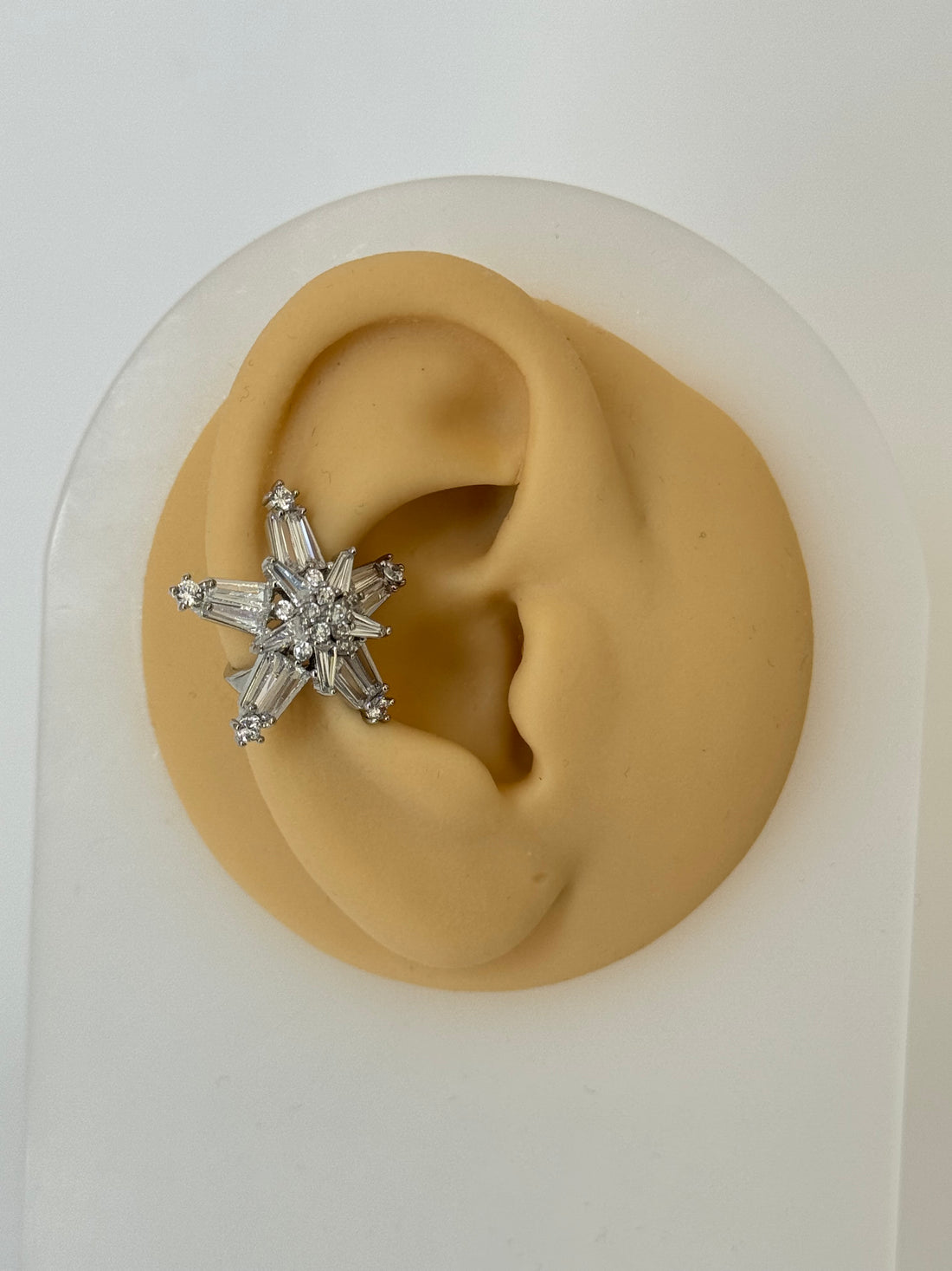 ELYA YILDIZ TAŞ DETAYLI SİLVER KIKIRDAK KÜPE EARCUFF