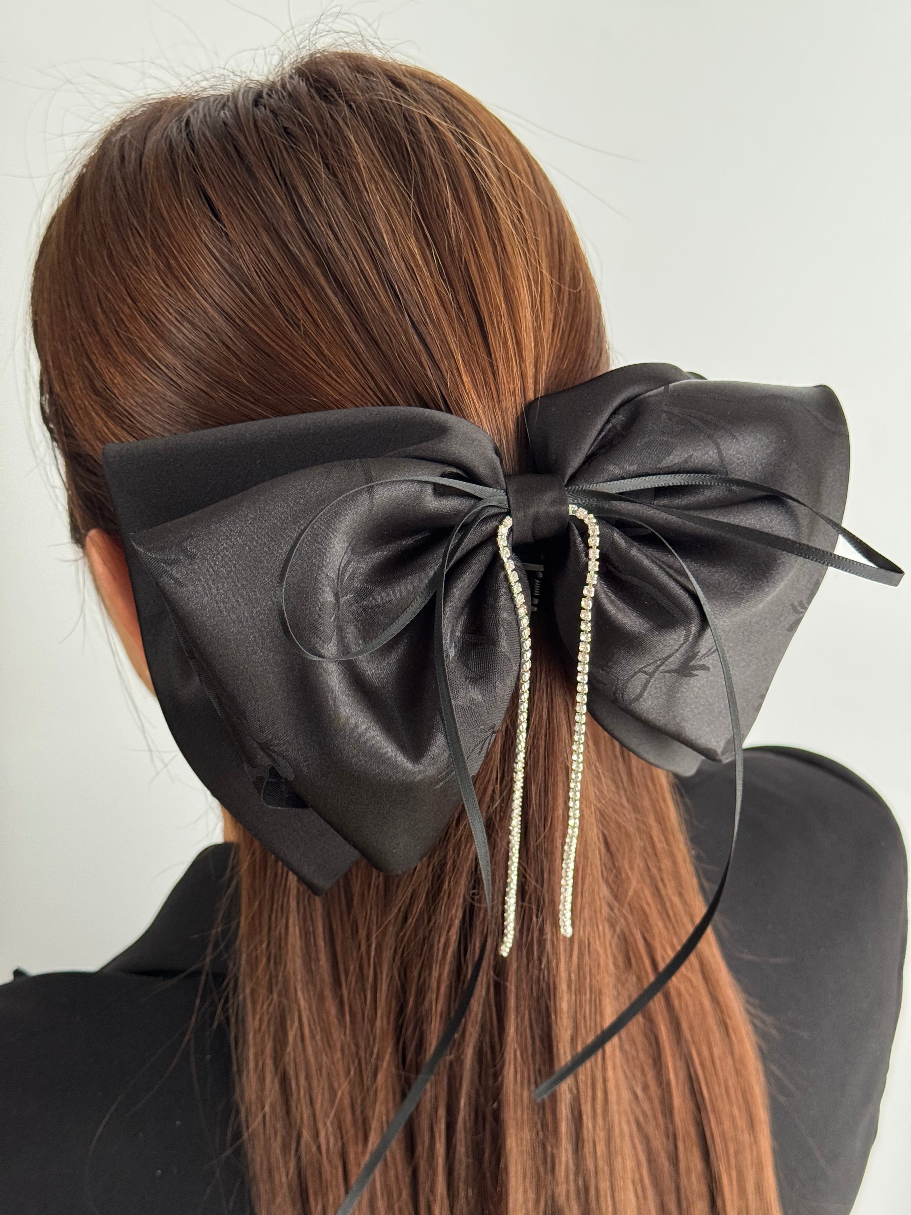 İTHAL TAŞLI FİYONKLU KURDELELİ MANDAL TOKA