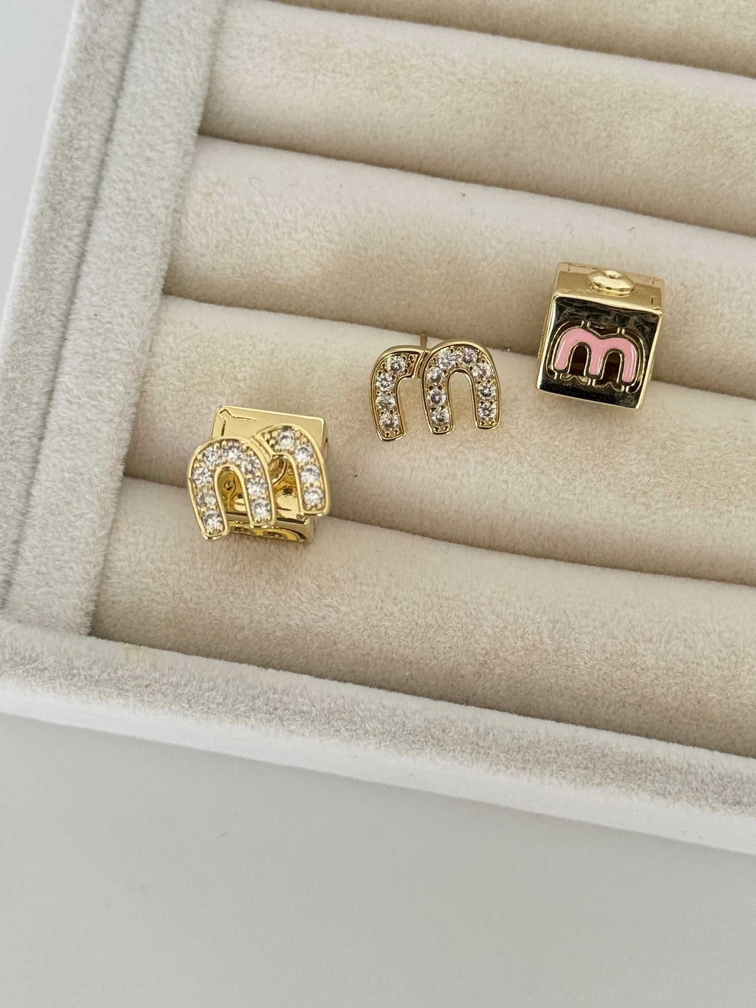 İTHAL KÜP DETAYLI GOLD MARKA MODEL KÜPE