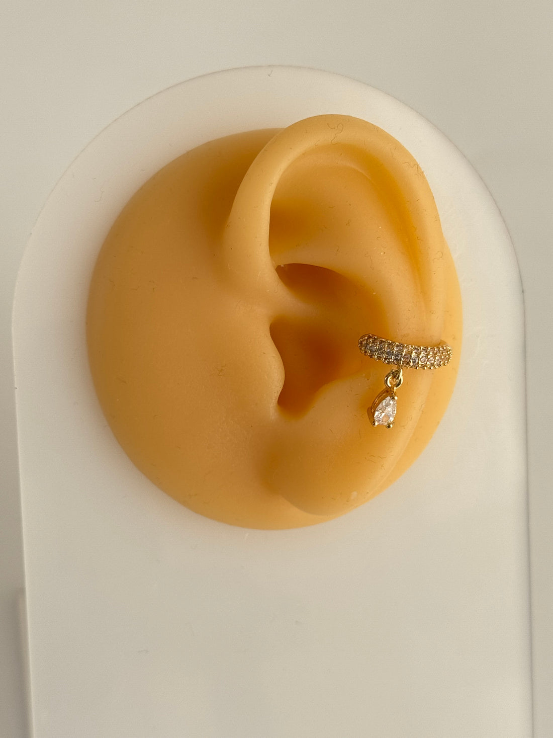 İTHAL SALLANTILI DAMLA TAŞLI GOLD KIKIRDAK KÜPE EARCUFF