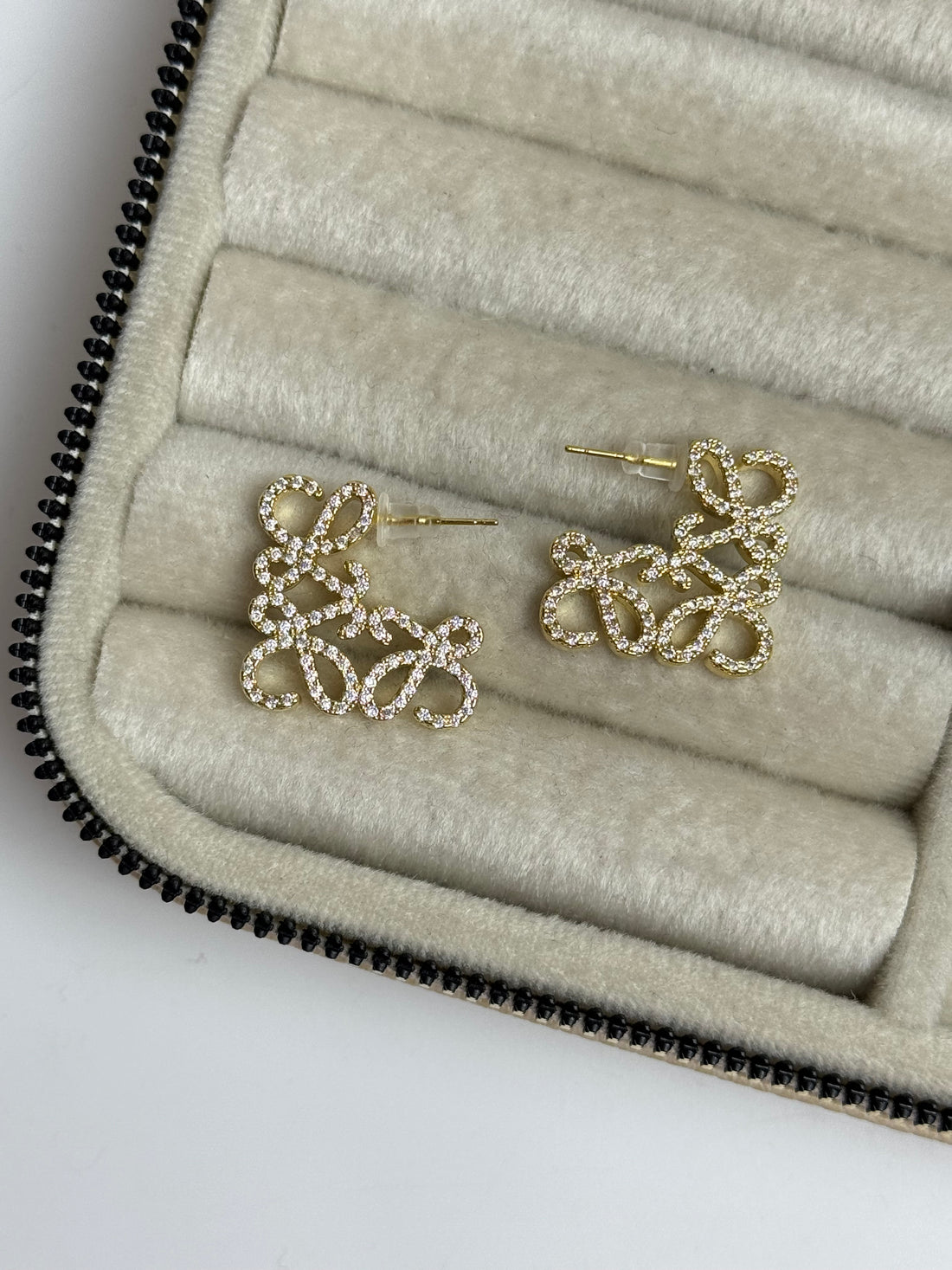 İTHAL TAŞLI MARKA MODEL GOLD KÜPE