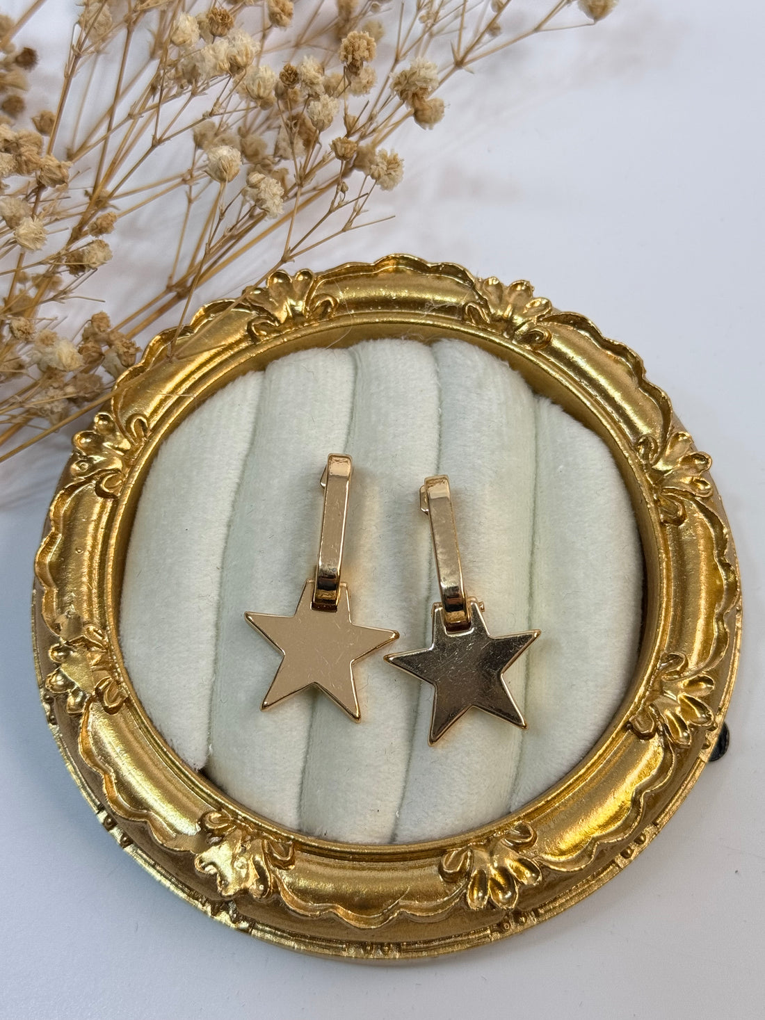 YILDIZ DETAYLI İTHAL GOLD KÜPE