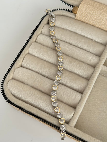 İTHAL ZİRKON TAŞLI KALP DETAYLI BİLEKLİK