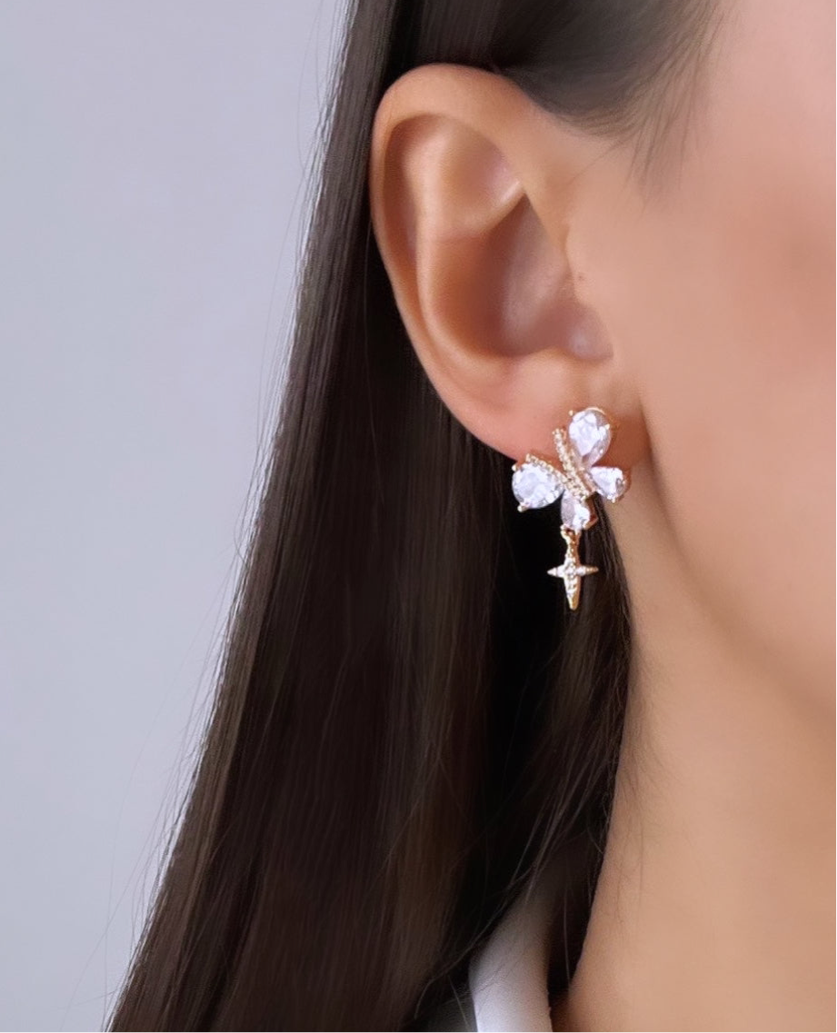 BEYAZ TAŞLI GOLD KELEBEK KÜPE