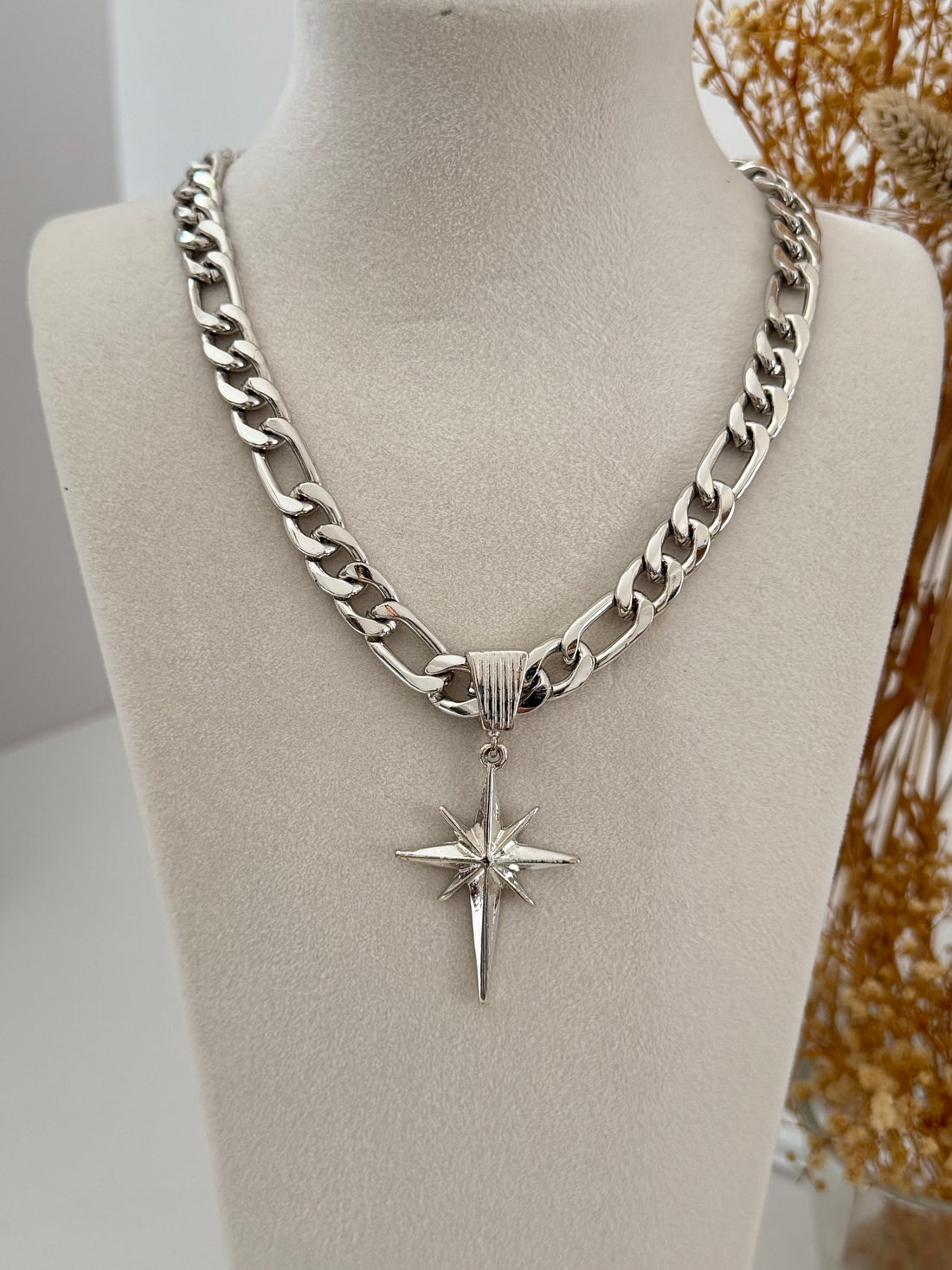 İTHAL YILDIZ DETAYLI SİLVER ZİNCİR KOLYE