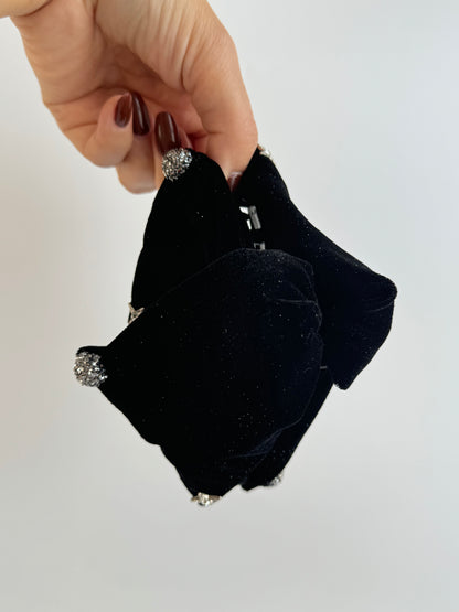 İTHAL SİYAH KADİFE TAŞ DETAYLI MANDAL DUBAİ TOKA