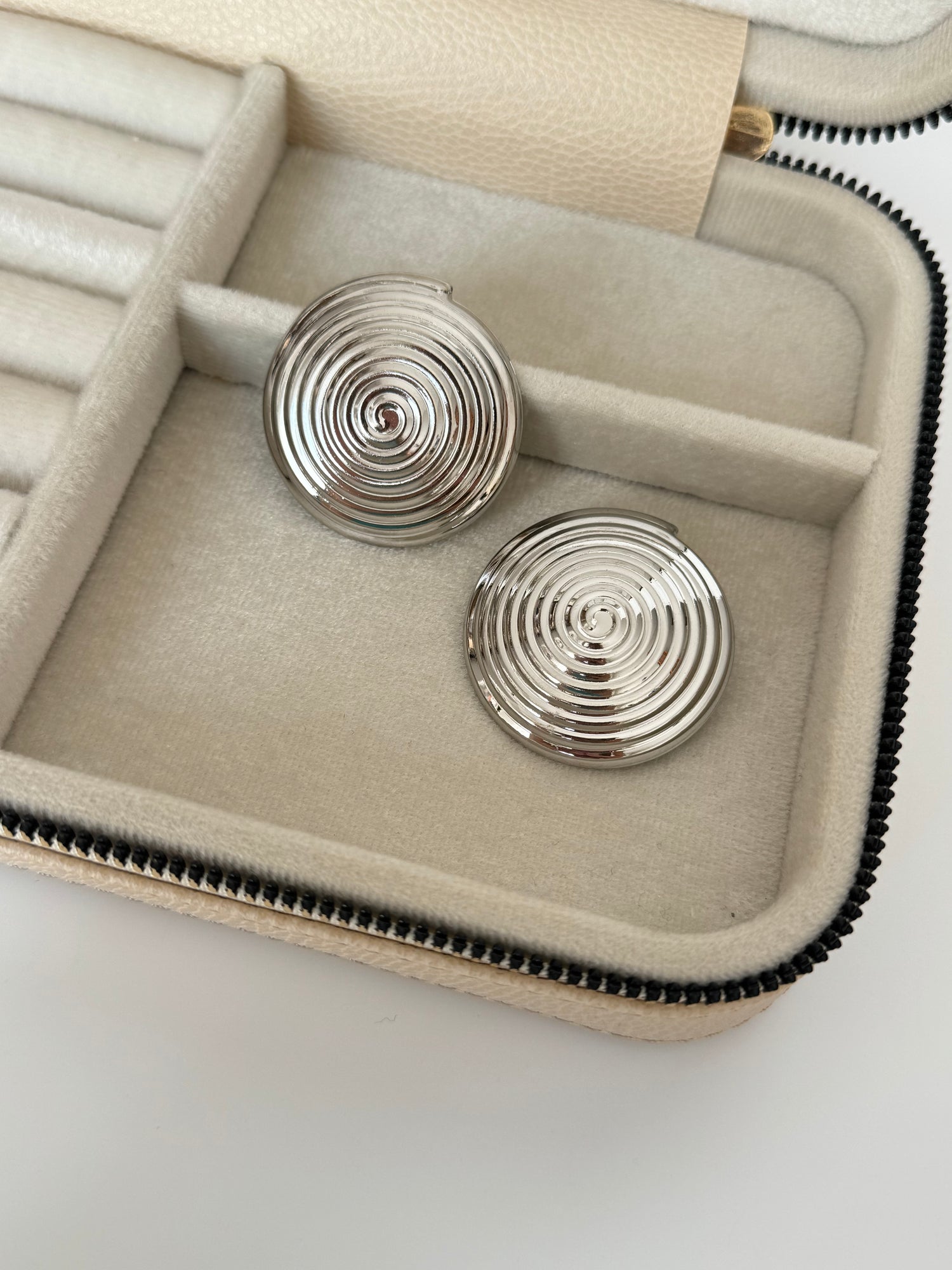 İTHAL KALKAN MODEL SİLVER KÜPE