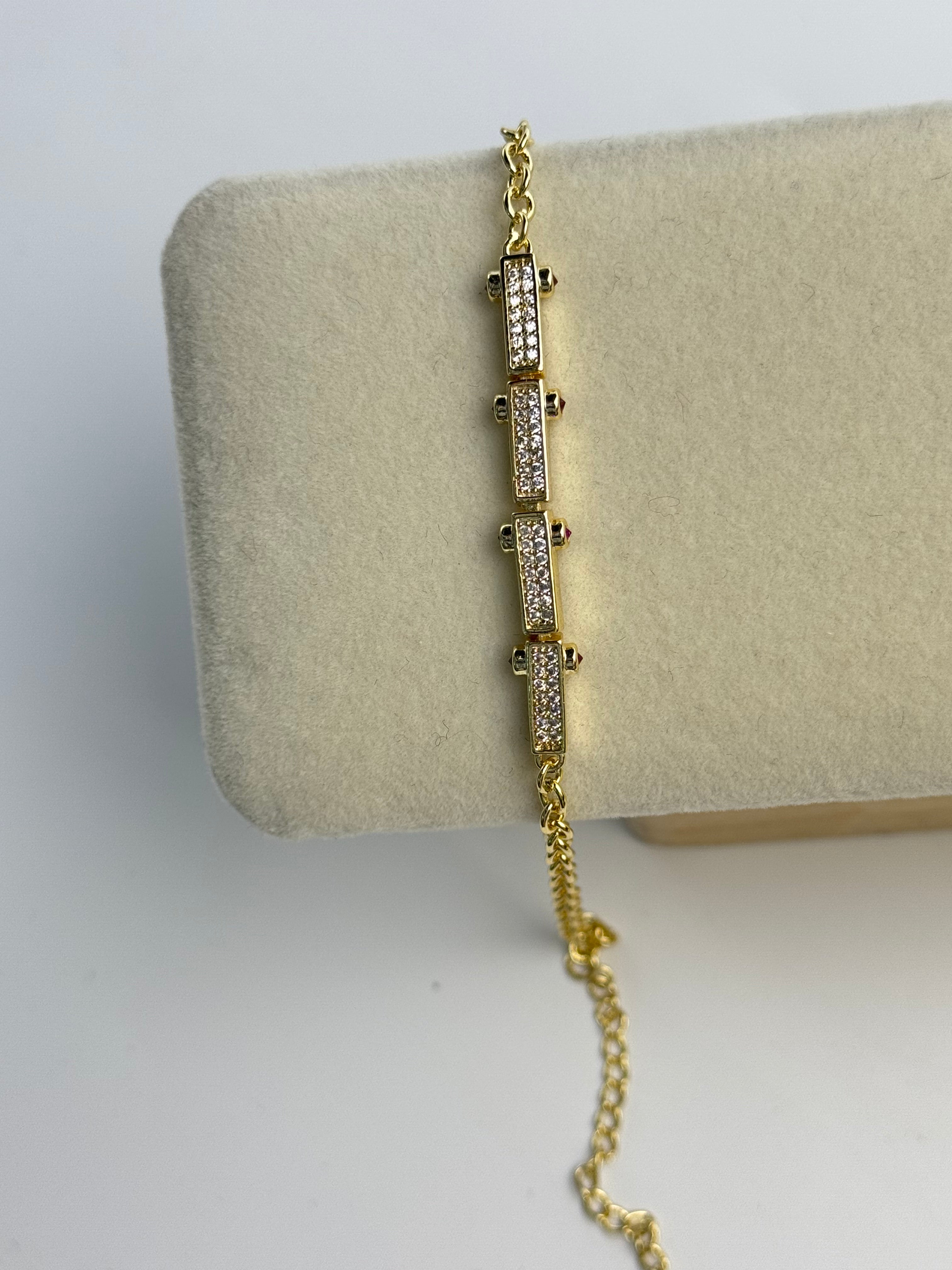 AVİN TAŞ DETAYLI GOLD BİLEKLİK