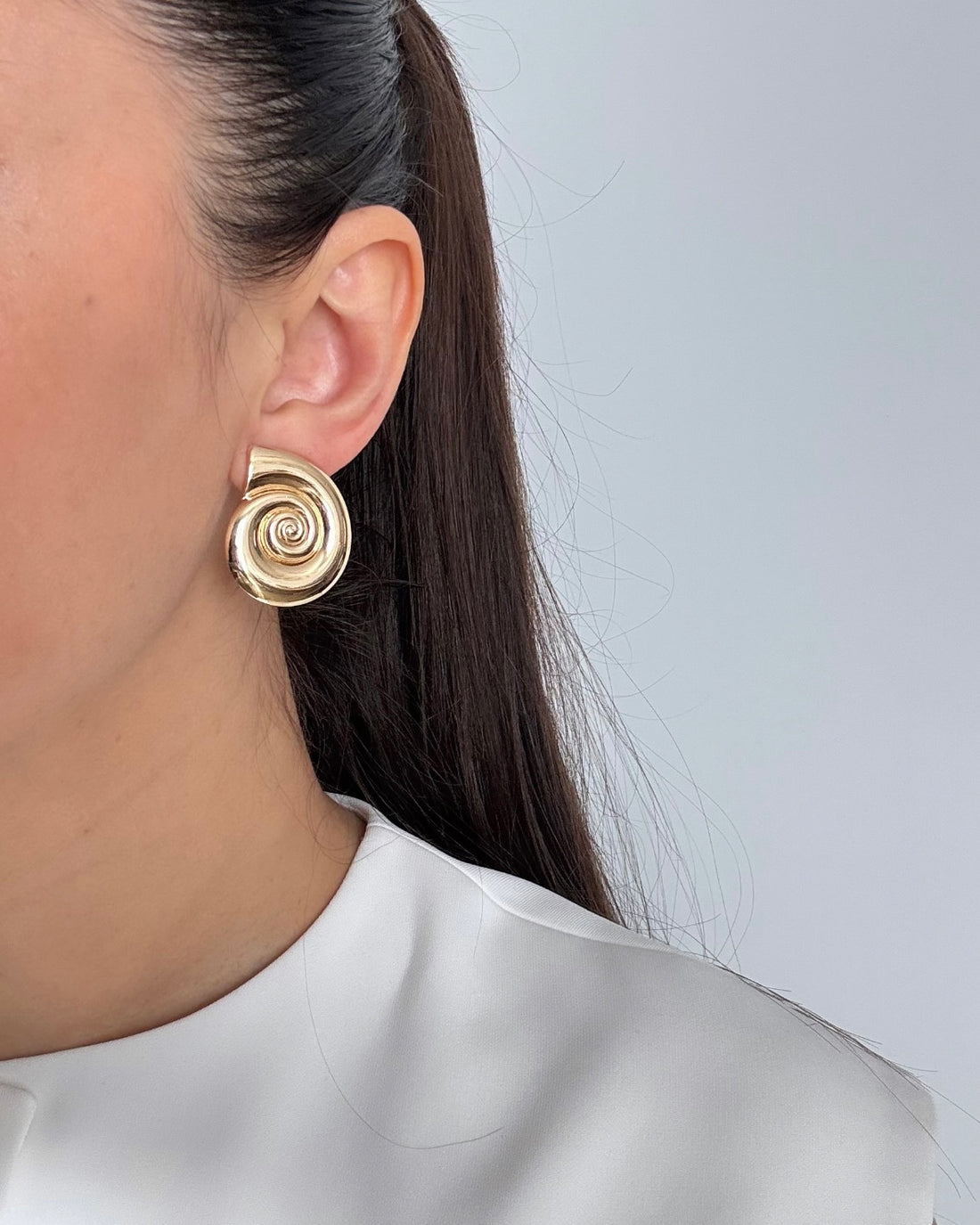 İTHAL SALYANGOZ DETAYLI GOLD KÜPE