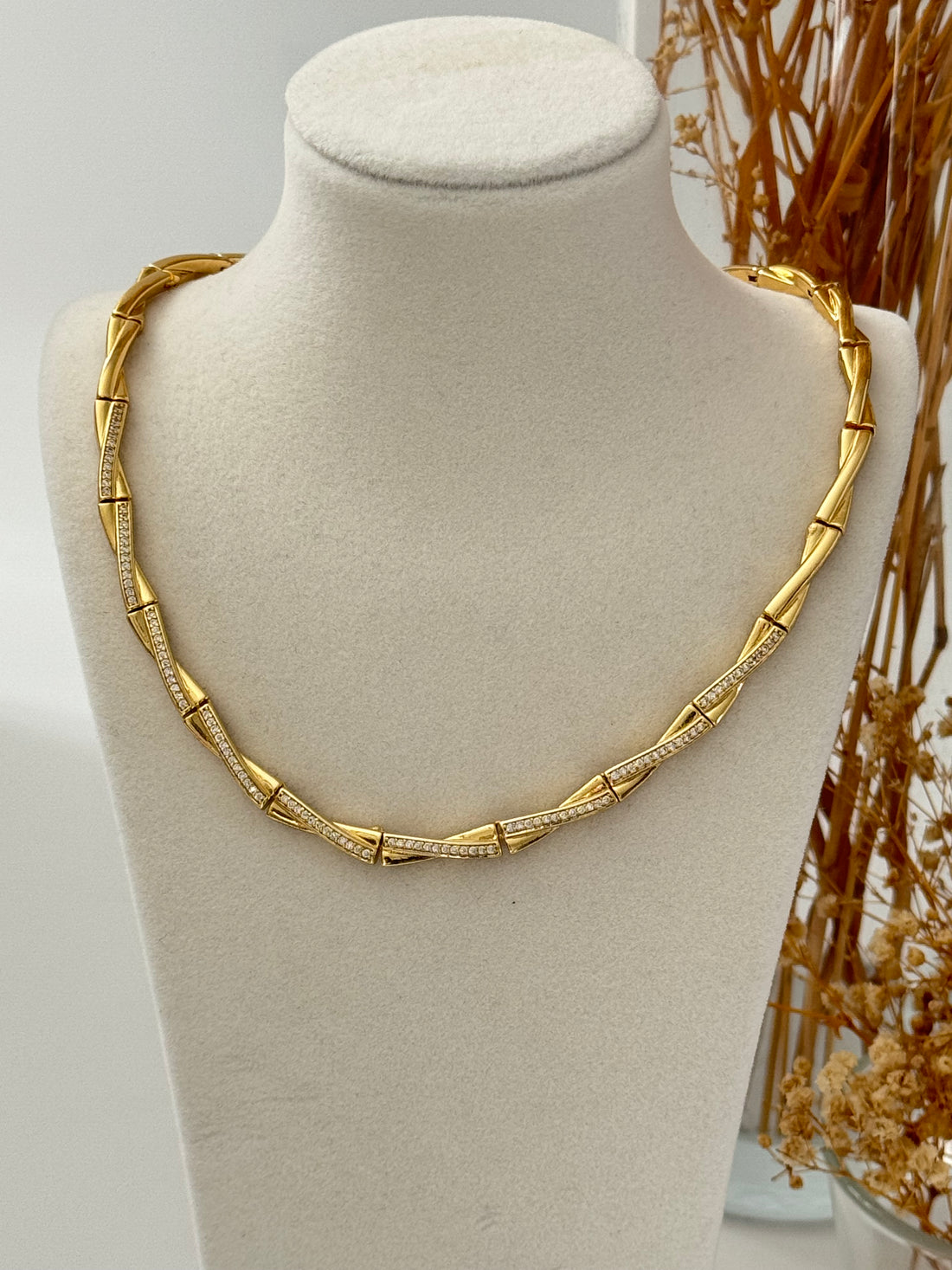 İTHAL TAŞ DETAYLI GOLD KOLYE