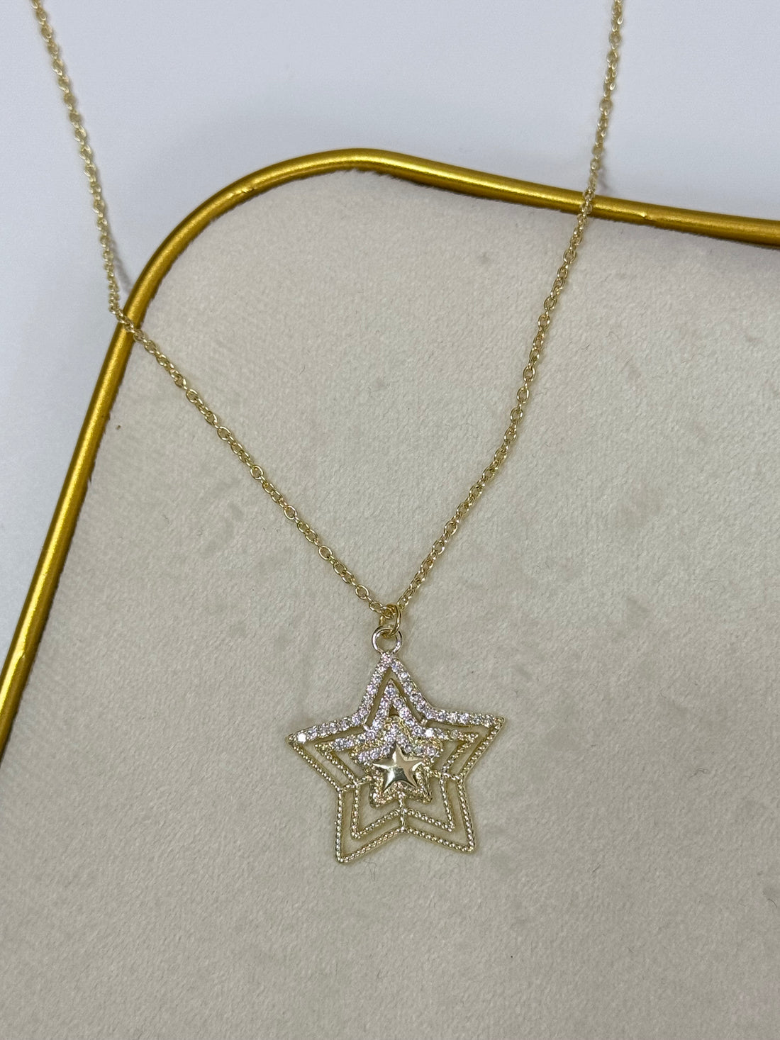 İTHAL YILDIZ DETAYLI UZUN GOLD KOLYE