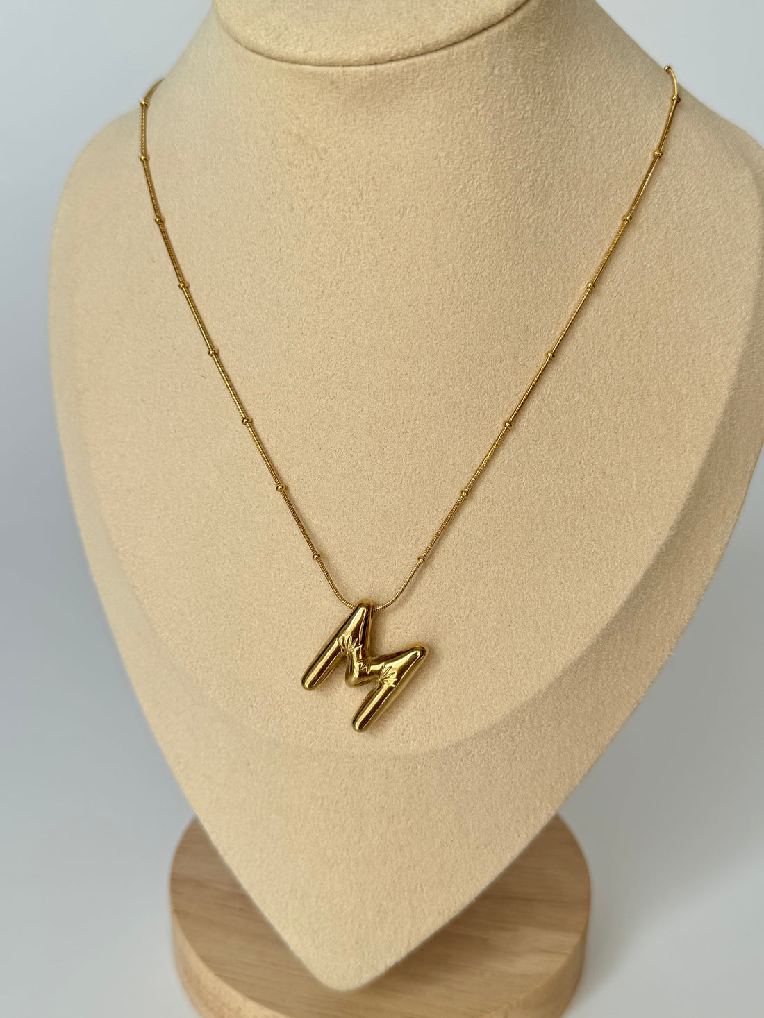 İthal Balon M Harf Gold Kolye