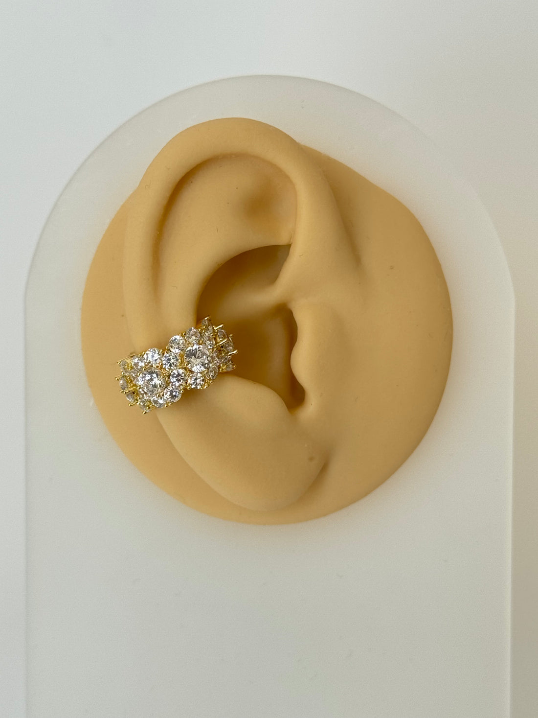 NOYA TAŞ DETAYLI GOLD KIKIRDAK KÜPE EARCUFF