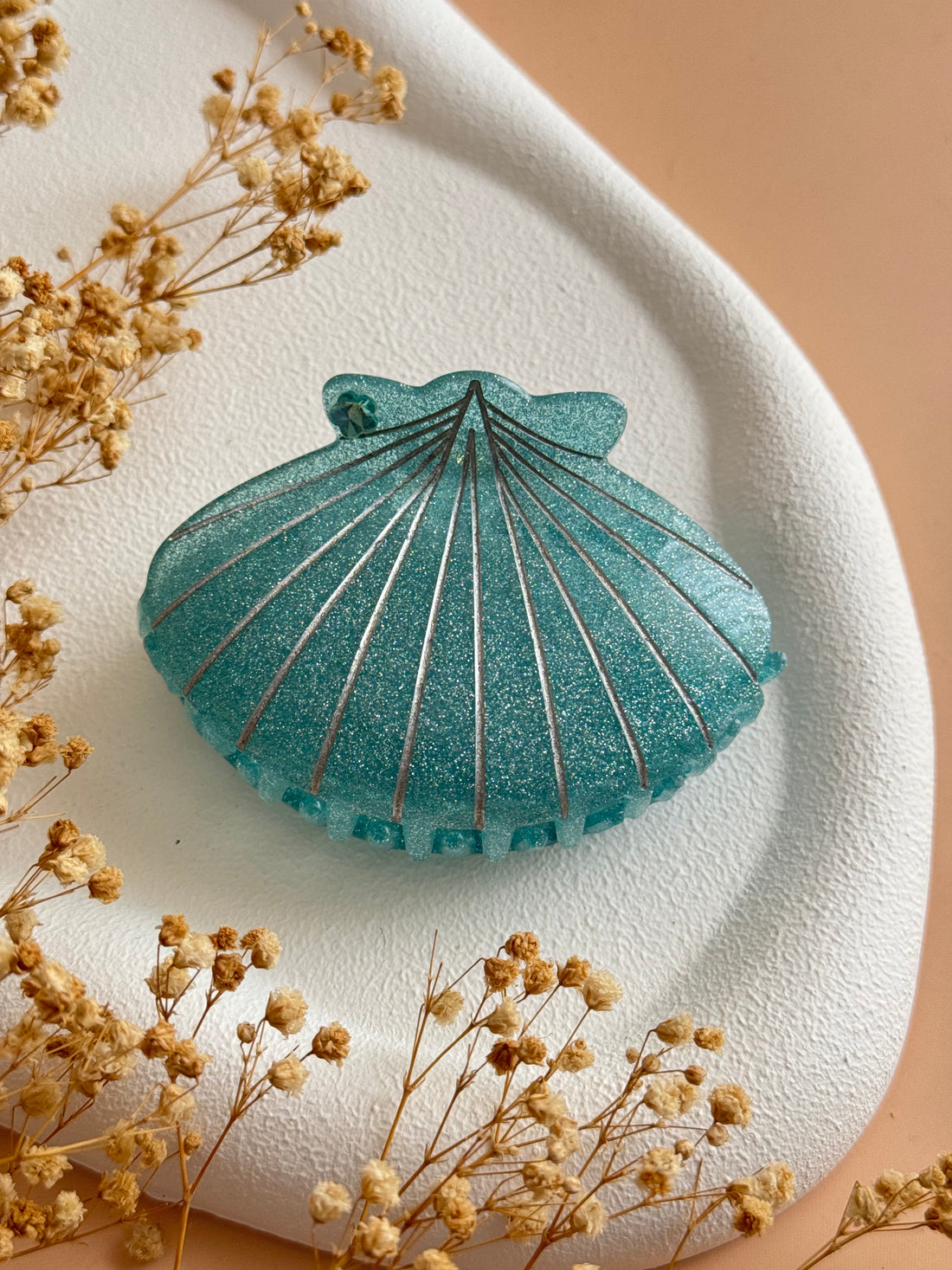 İTHAL SİMLİ DENİZ KABUĞU DESENLİ KEMİK MANDAL TOKA