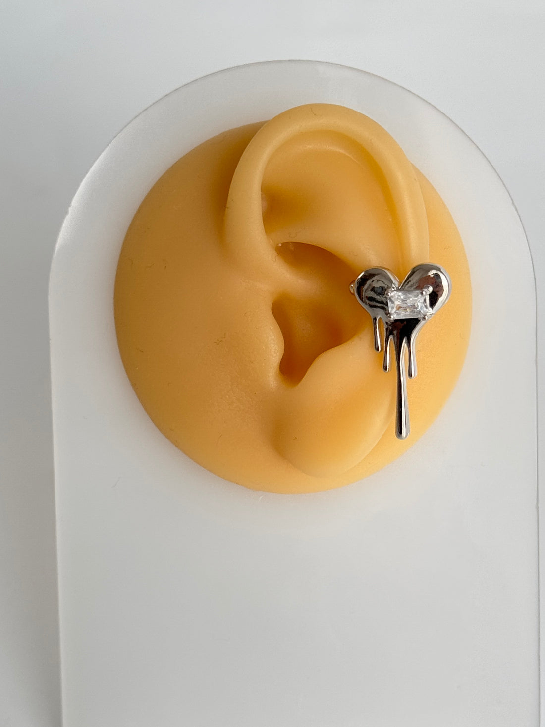 İTHAL KALP DETAYLI SİLVER KIKIRDAK KÜPE EARCUFF