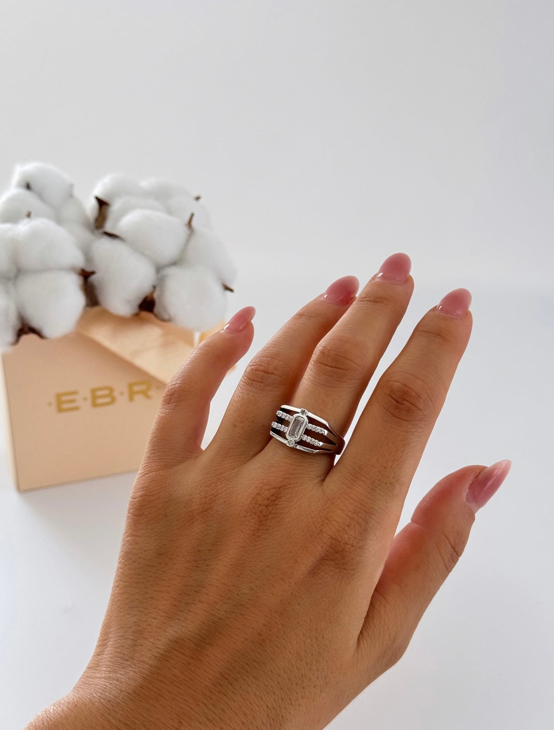 İTHAL BEYAZ TAŞLI SİLVER AYARLANABİLİR YÜZÜK