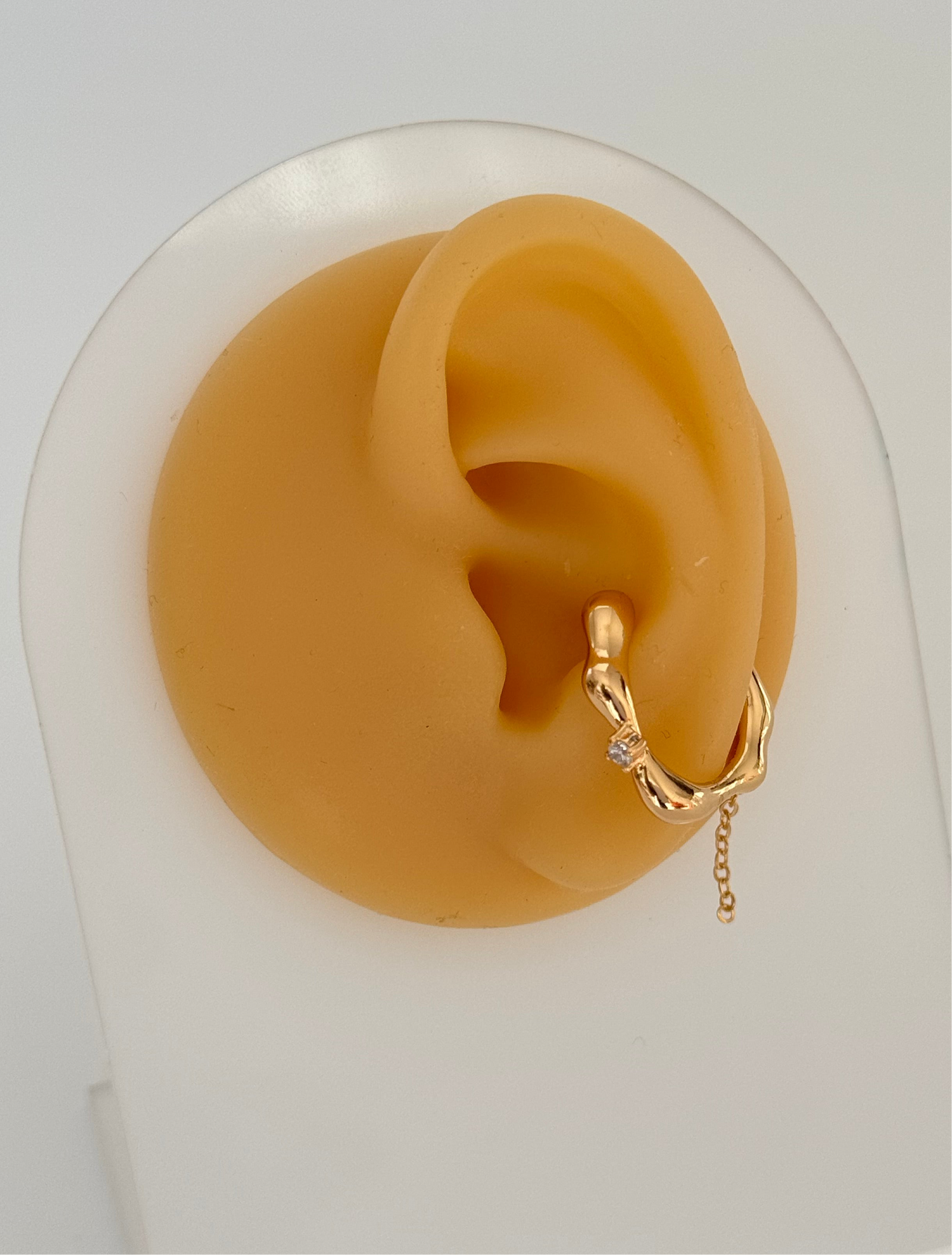 İTHAL TAŞ DETAYLI GOLD KIKIRDAK KÜPE EARCUFF