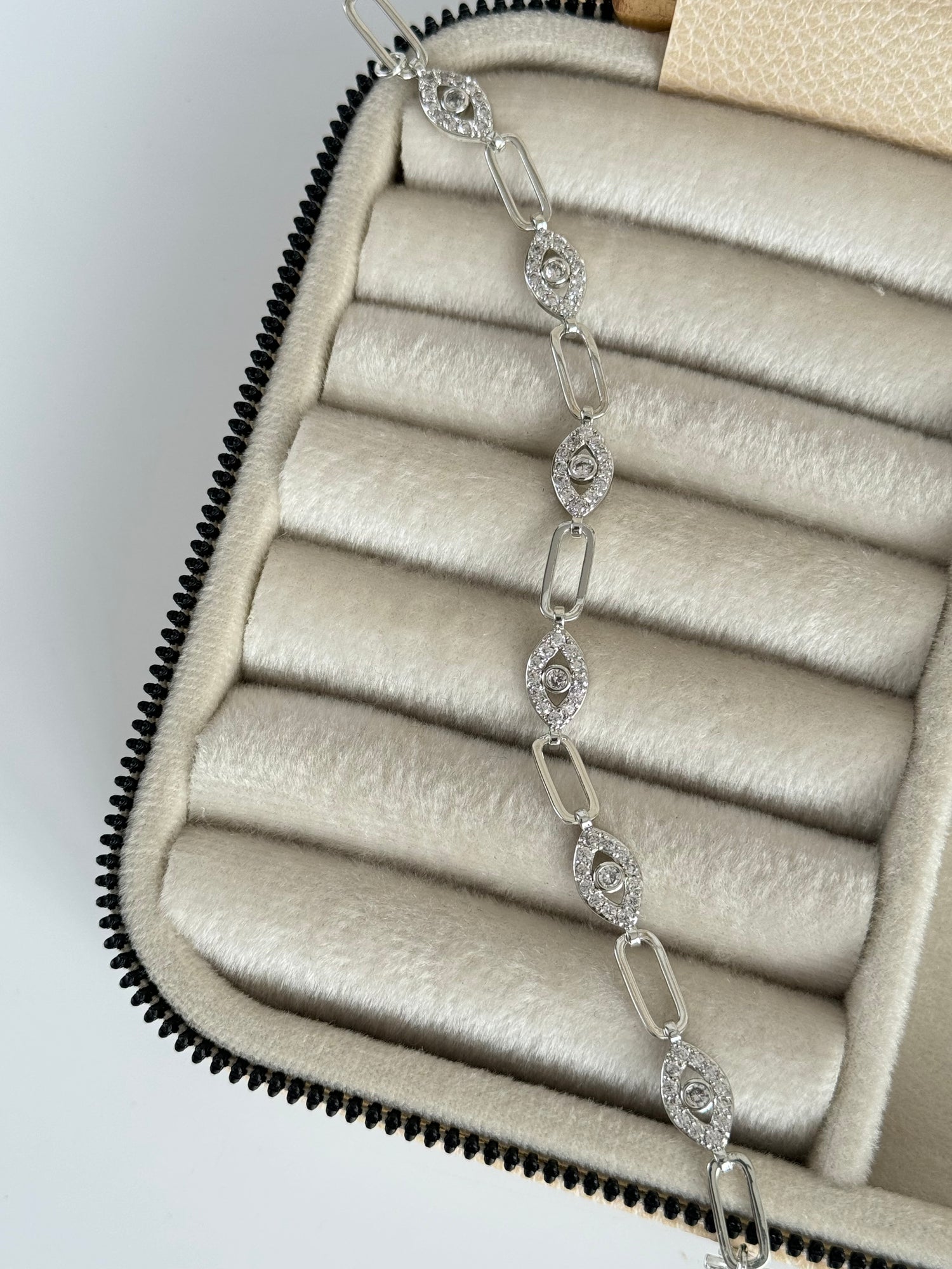 NAVAZ GÖZ DETAYLI SİLVER BİLEKLİK