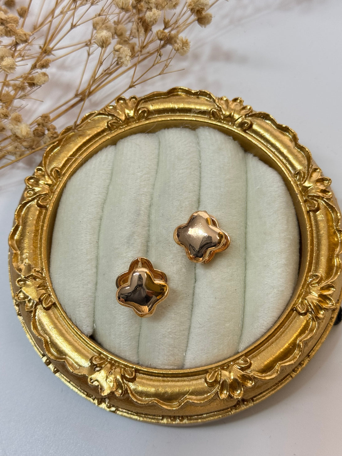 İTHAL YONCA DETAYLI GOLD KÜPE