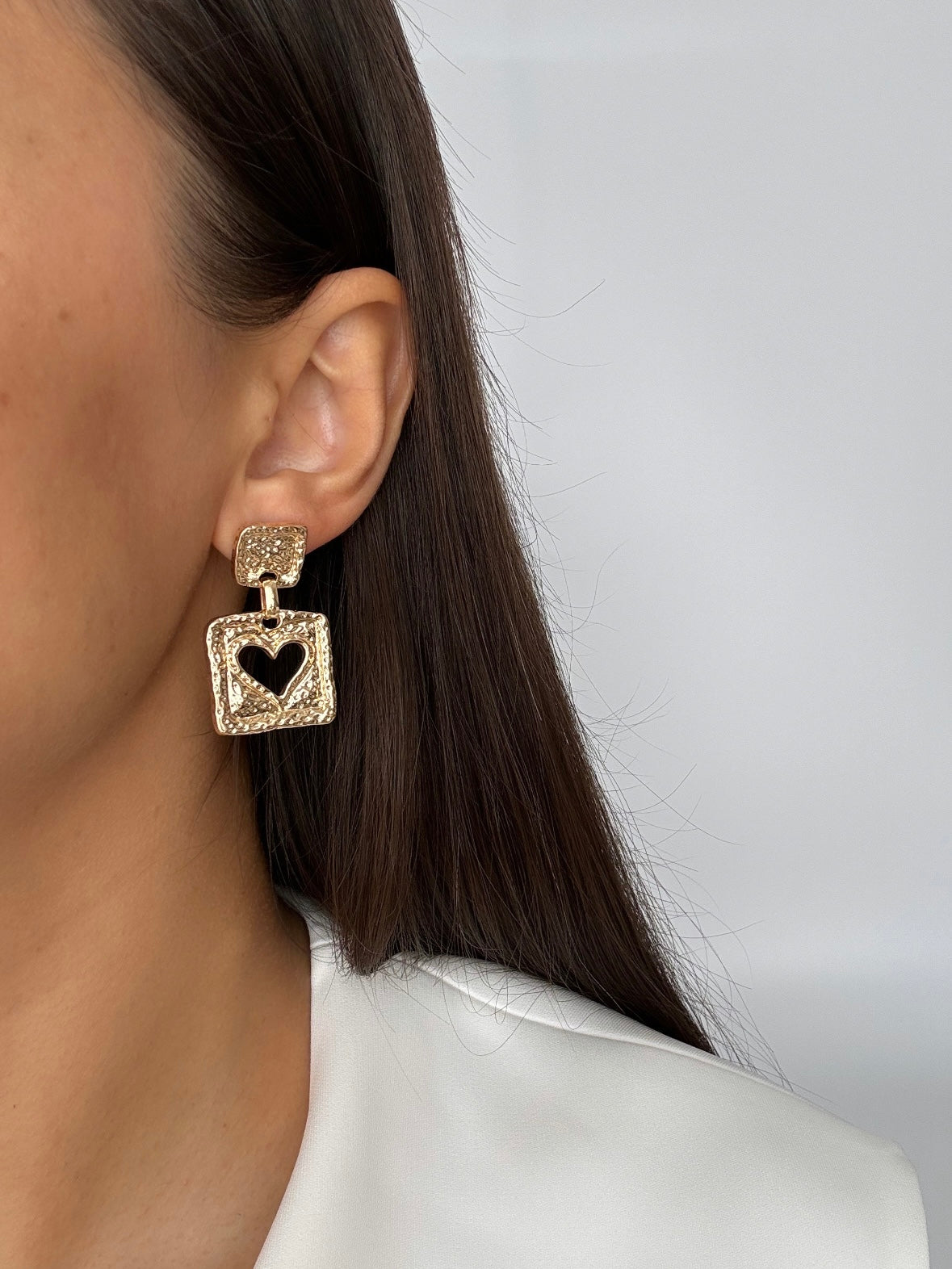 İTHAL KALP DETAYLI GOLD KÜPE