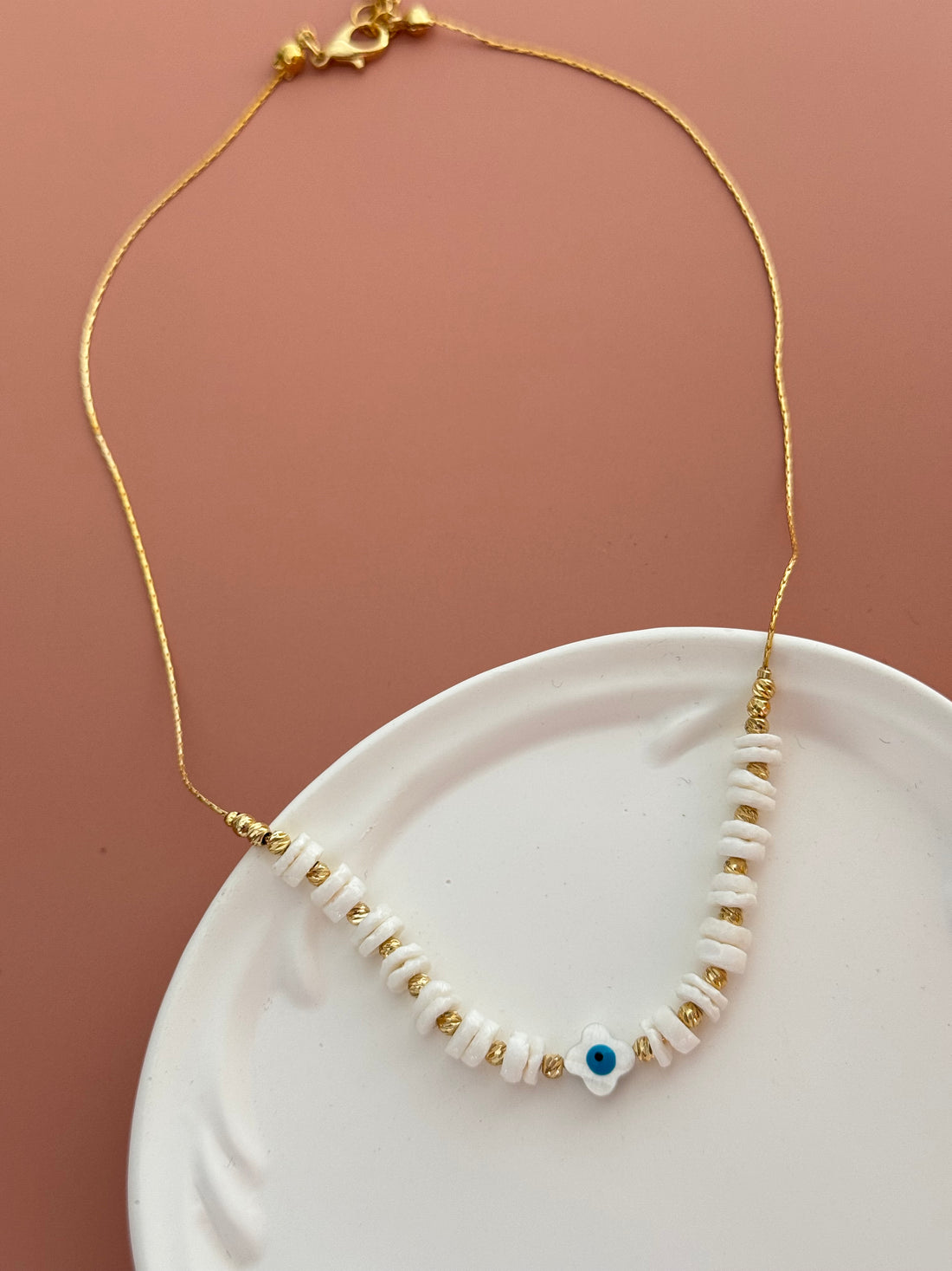 TARU YONCALI GERÇEK SEDEF TAŞLI ALTIN KAPLAMA DETAYLI KOLYE