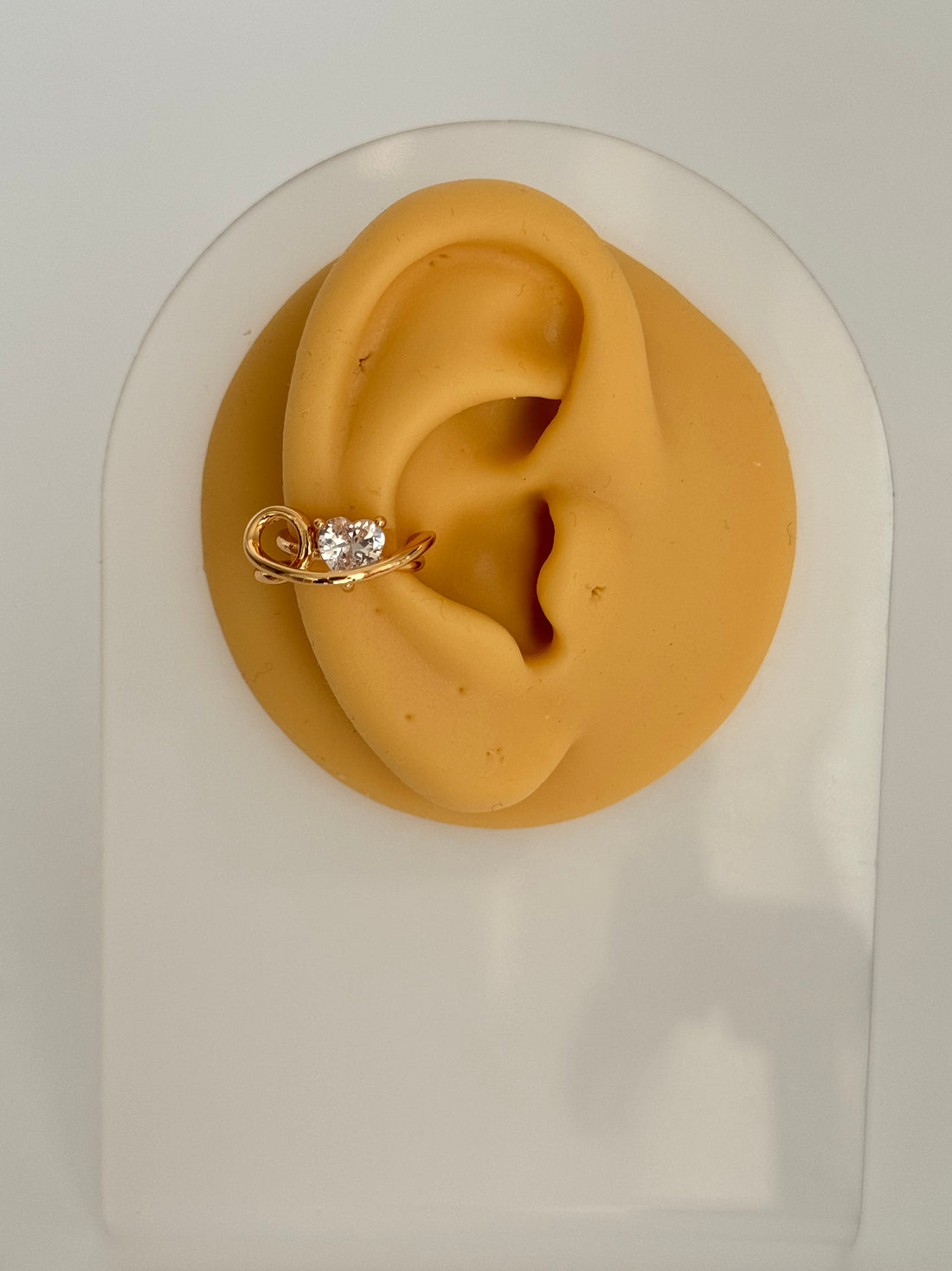 İTHAL KALP DETAYLI GOLD SAĞ KULAK KIKIRDAK KÜPE EARCUFF