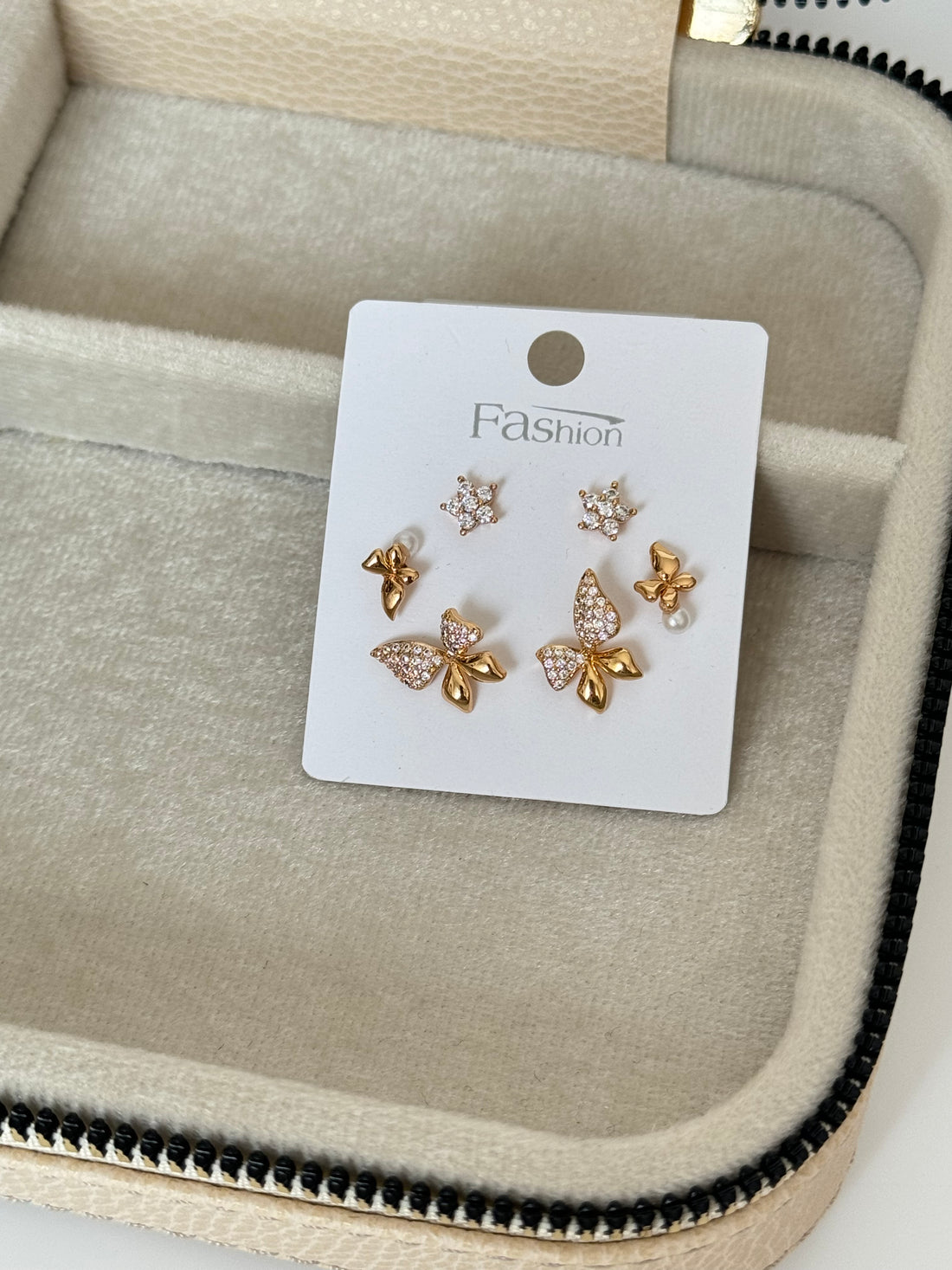 İTHAL KELEBEK DETAYLI GOLD 6LI SET KÜPE