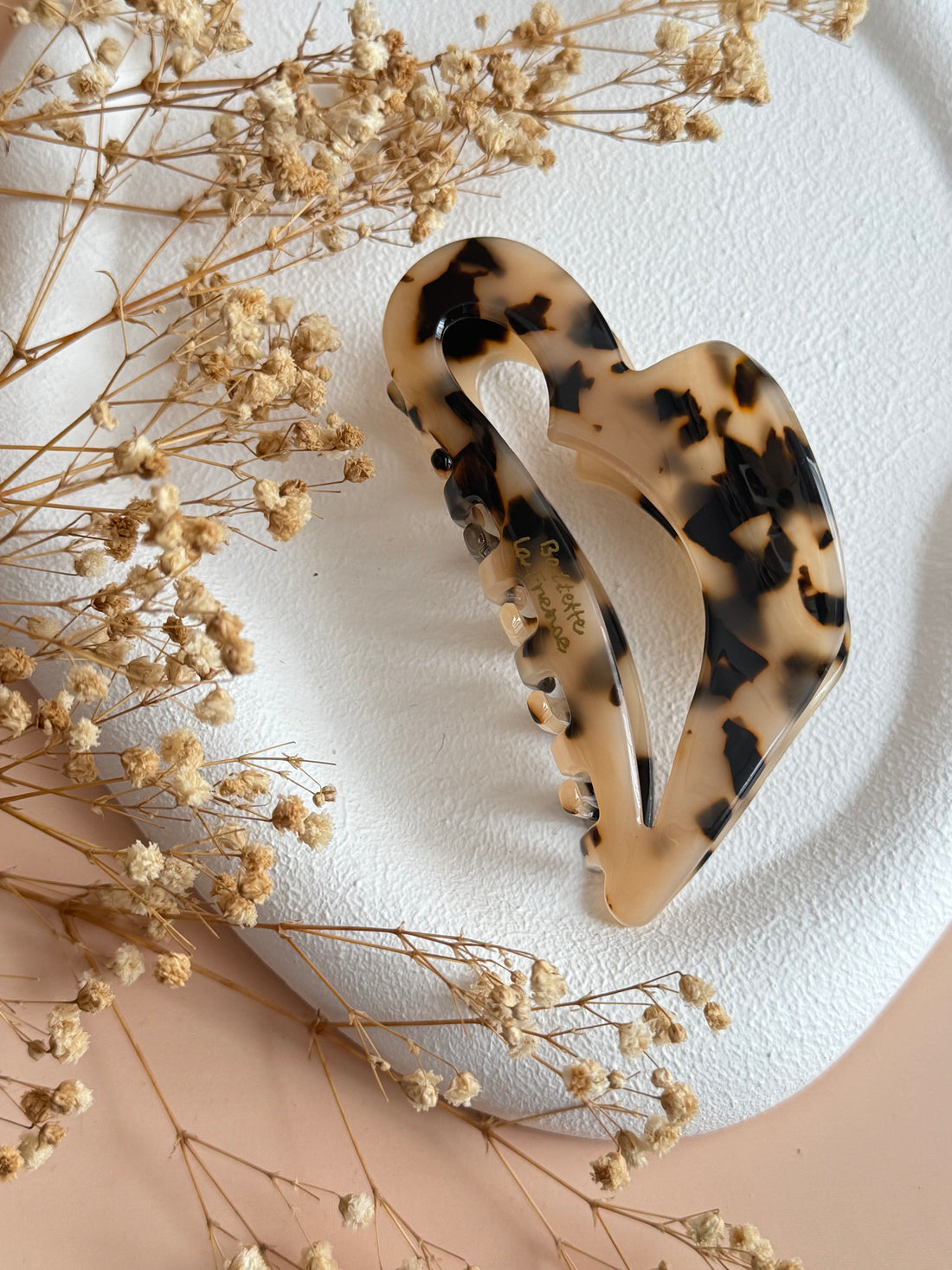 İTHAL KALP DETAYLI LEOPAR KEMİK MANDAL TOKA