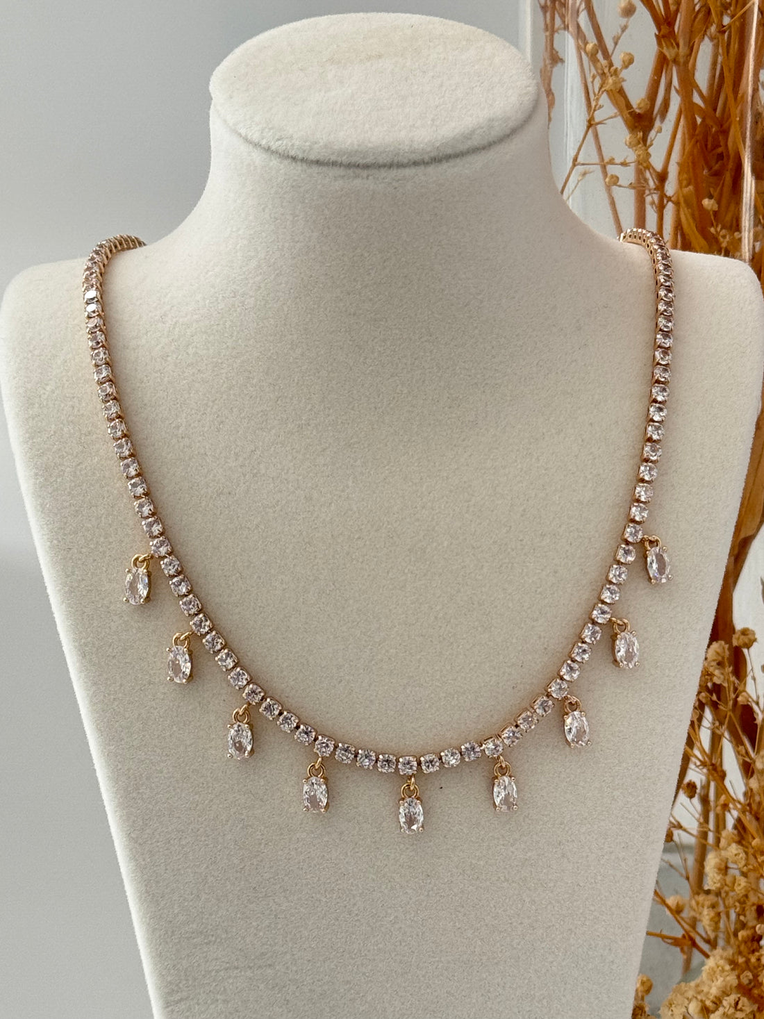 SU YOLU TAŞLI GOLD KOLYE