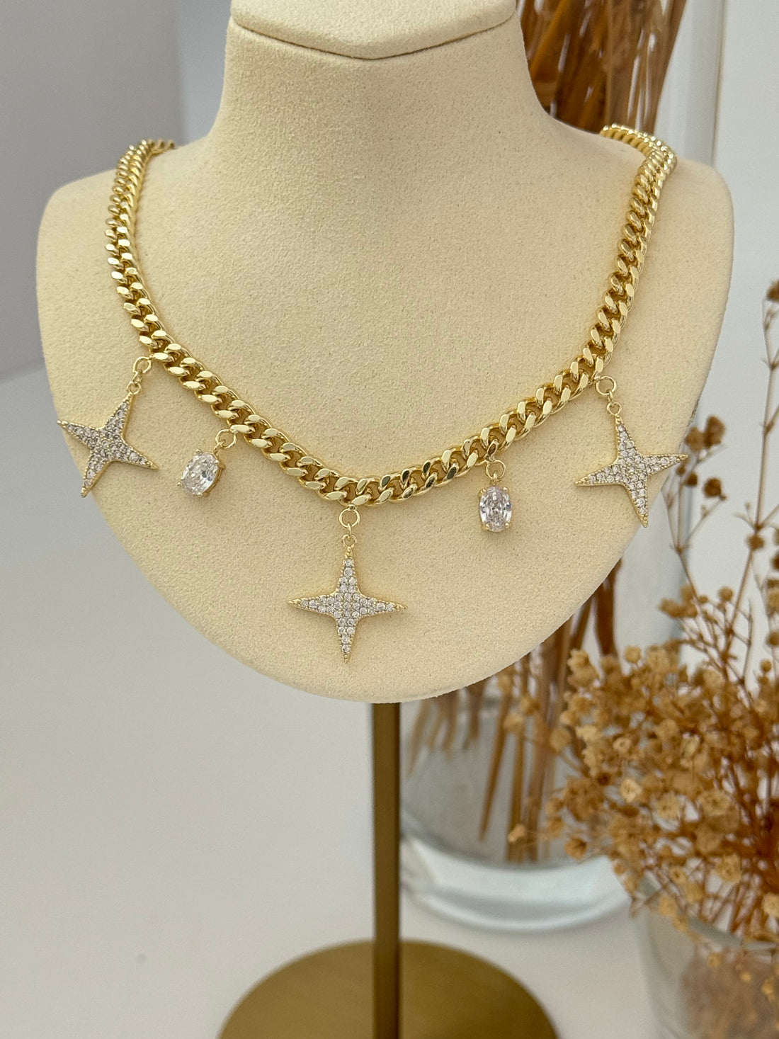 İTHAL YILDIZ DETAYLI GOLD CHOKER KOLYE