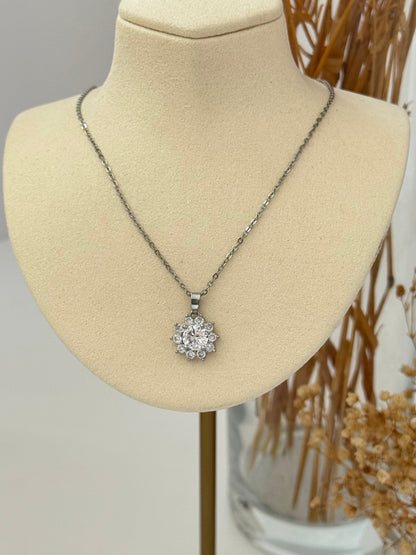 GÜNEŞ DETAYLI SİLVER ÇELİK KOLYE