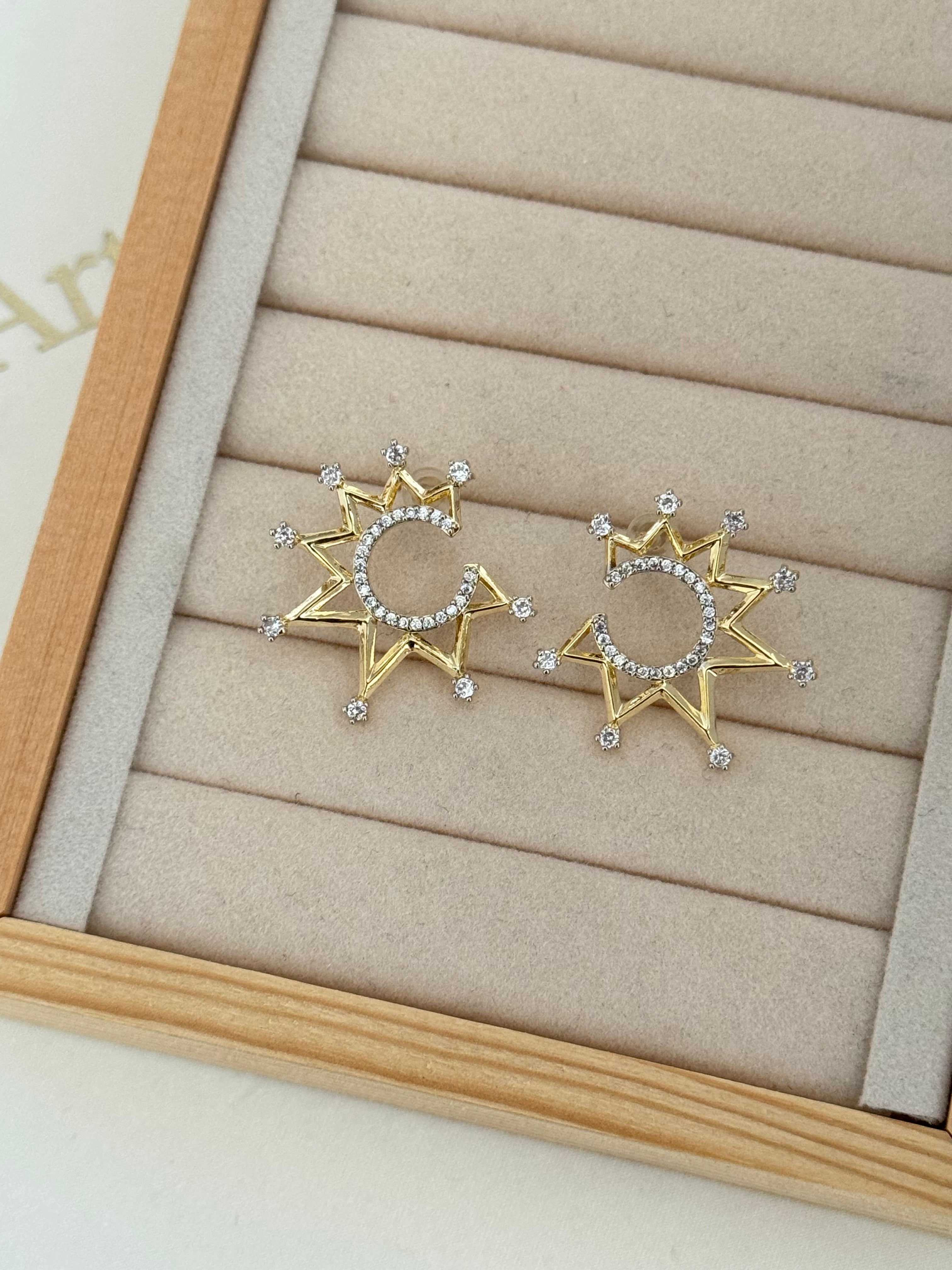 ELİRA TAŞLI HALKA DETAYLI GOLD KÜPE