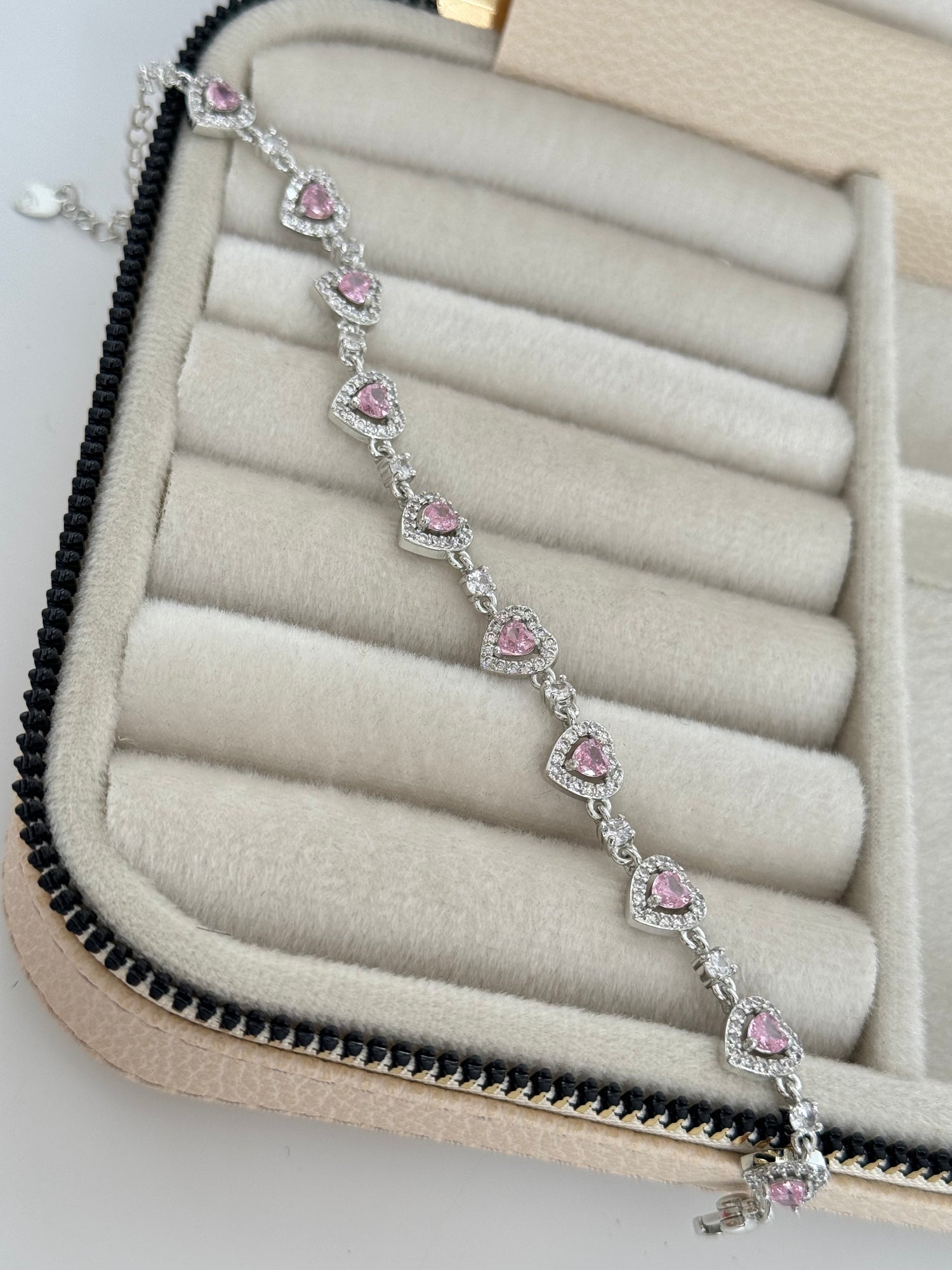 İTHAL KALP DETAYLI PEMBE ZİRKON TAŞLI SİLVER BİLEKLİK