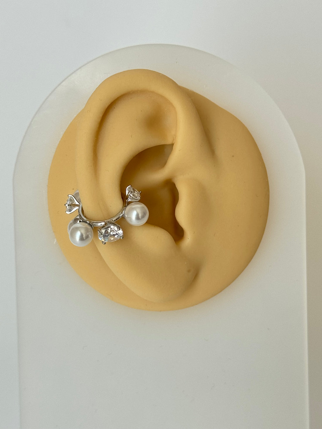 TULA İNCİ DETAYLI SİLVER KIKIRDAK KÜPE EARCUFF