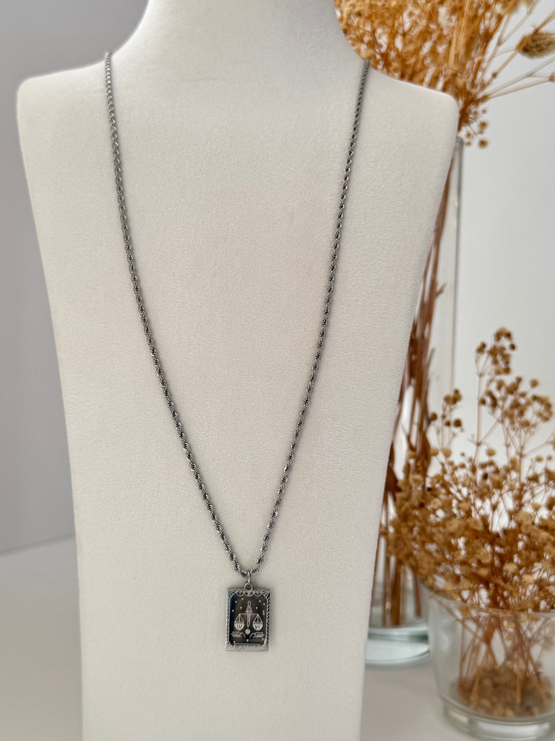 İTHAL ADALET TERAZİLİ UZUN BURGU SİLVER ÇELİK KOLYE