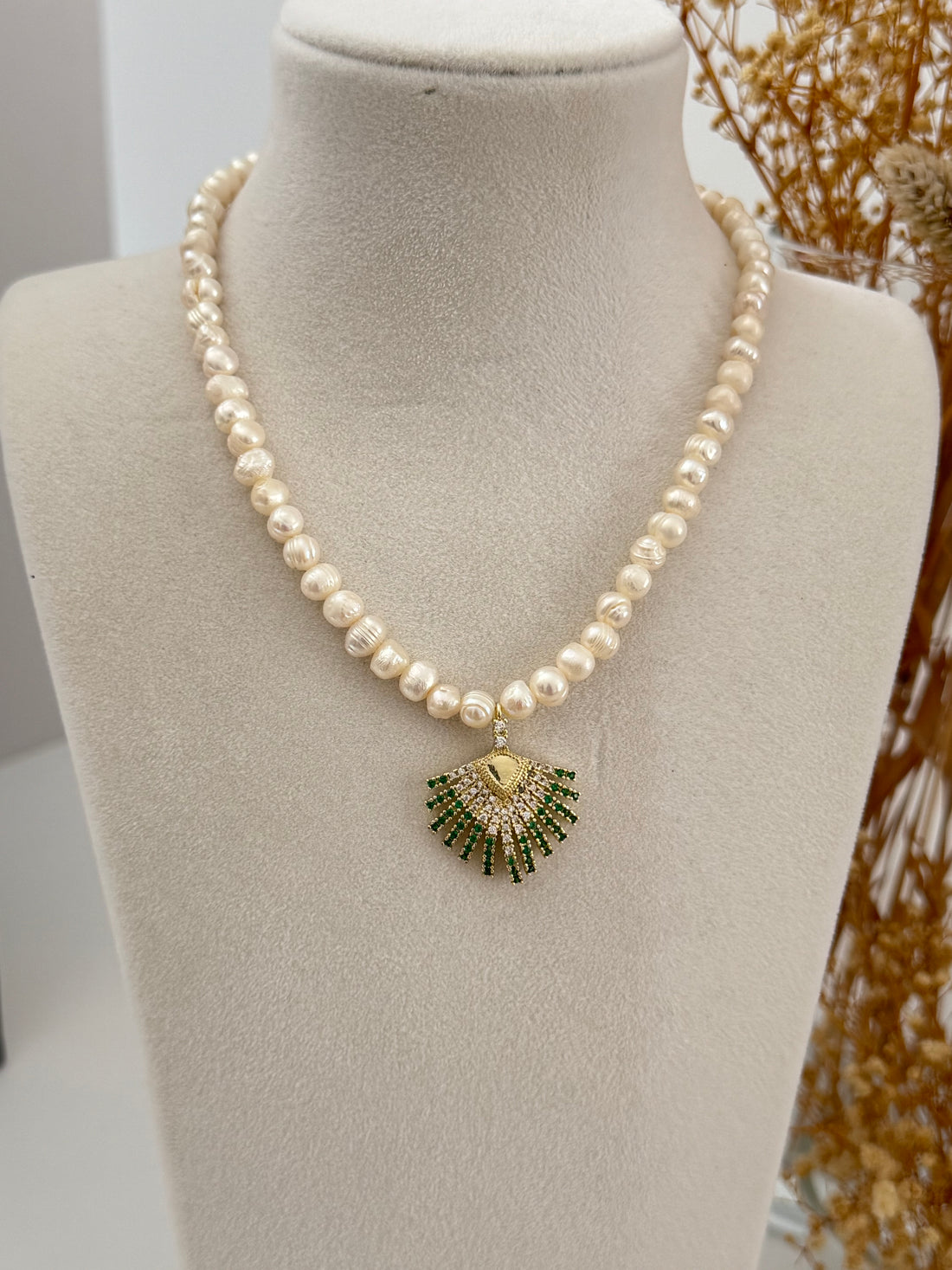 İTHAL YEŞİL TAŞLI İNCİLİ KOLYE