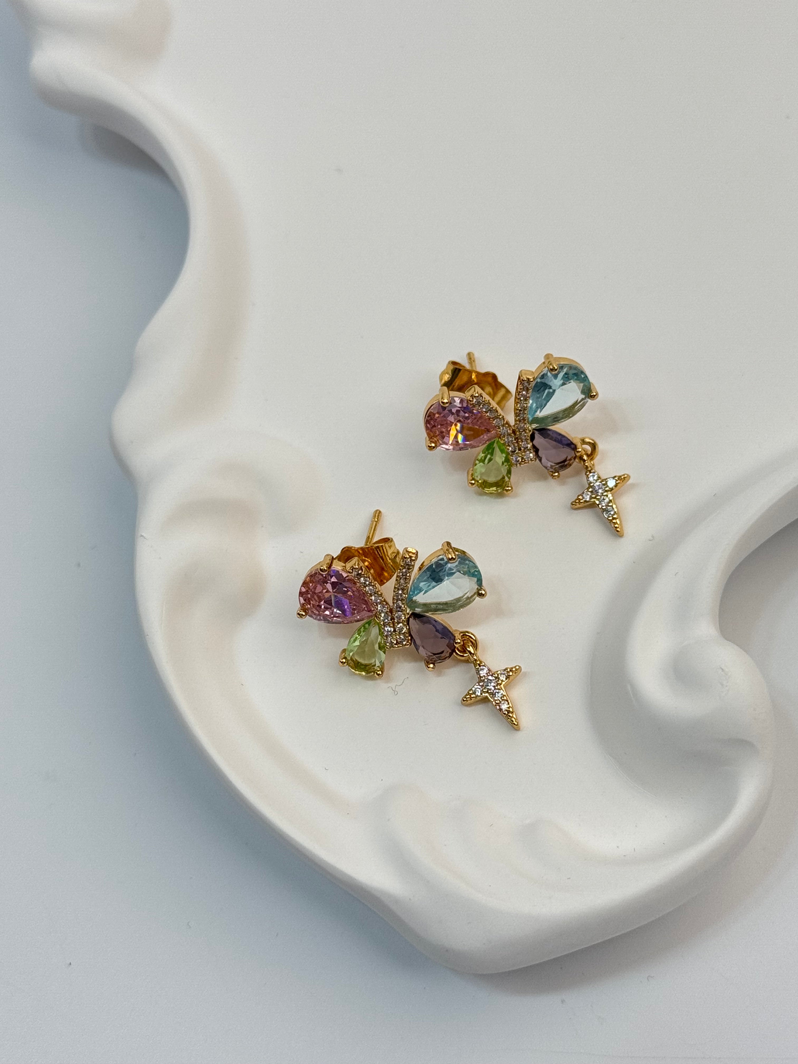 RENKLİ TAŞLI GOLD KELEBEK KÜPE