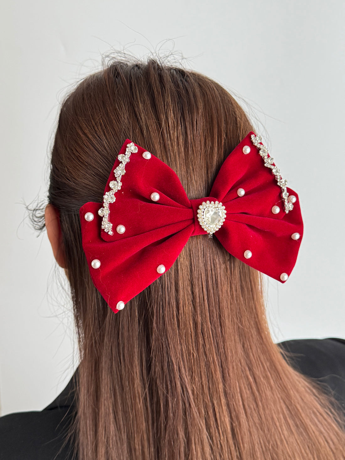 İTHAL KIRMIZI KADİFE KALP DETAYLI FİYONK TOKA