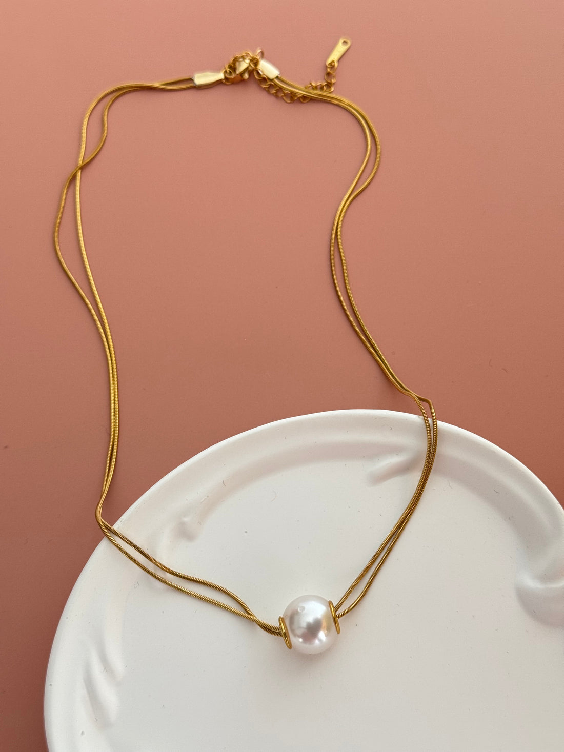 İTHAL İNCİ DETAYLI ÇELİK KOLYE