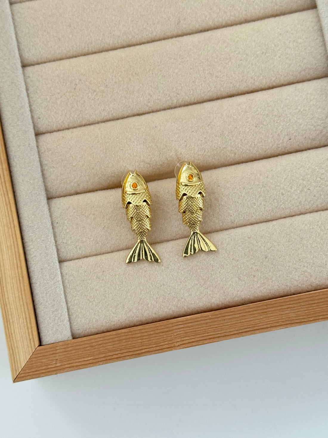 ORİNA BALIK DETAYLI GOLD KÜPE